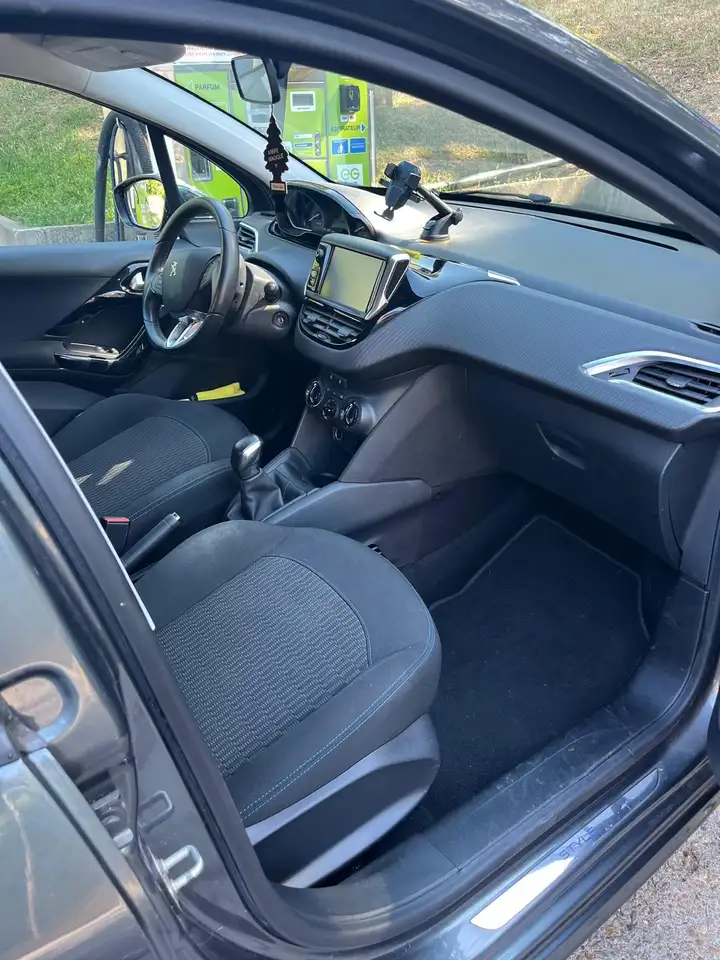 Peugeot 208 208 — photo 6