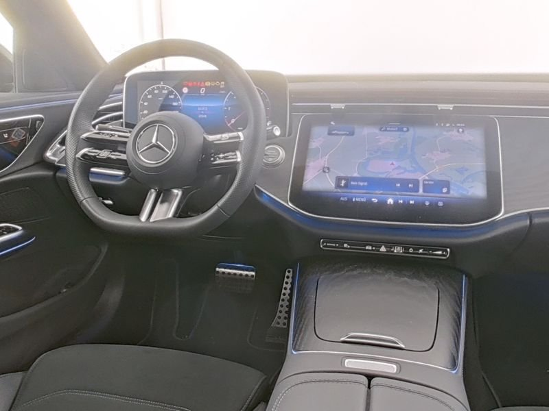 Mercedes-Benz E 220 d AMG Night Pano/Dist/Totw/MBUX/Kamera/LED — photo 6