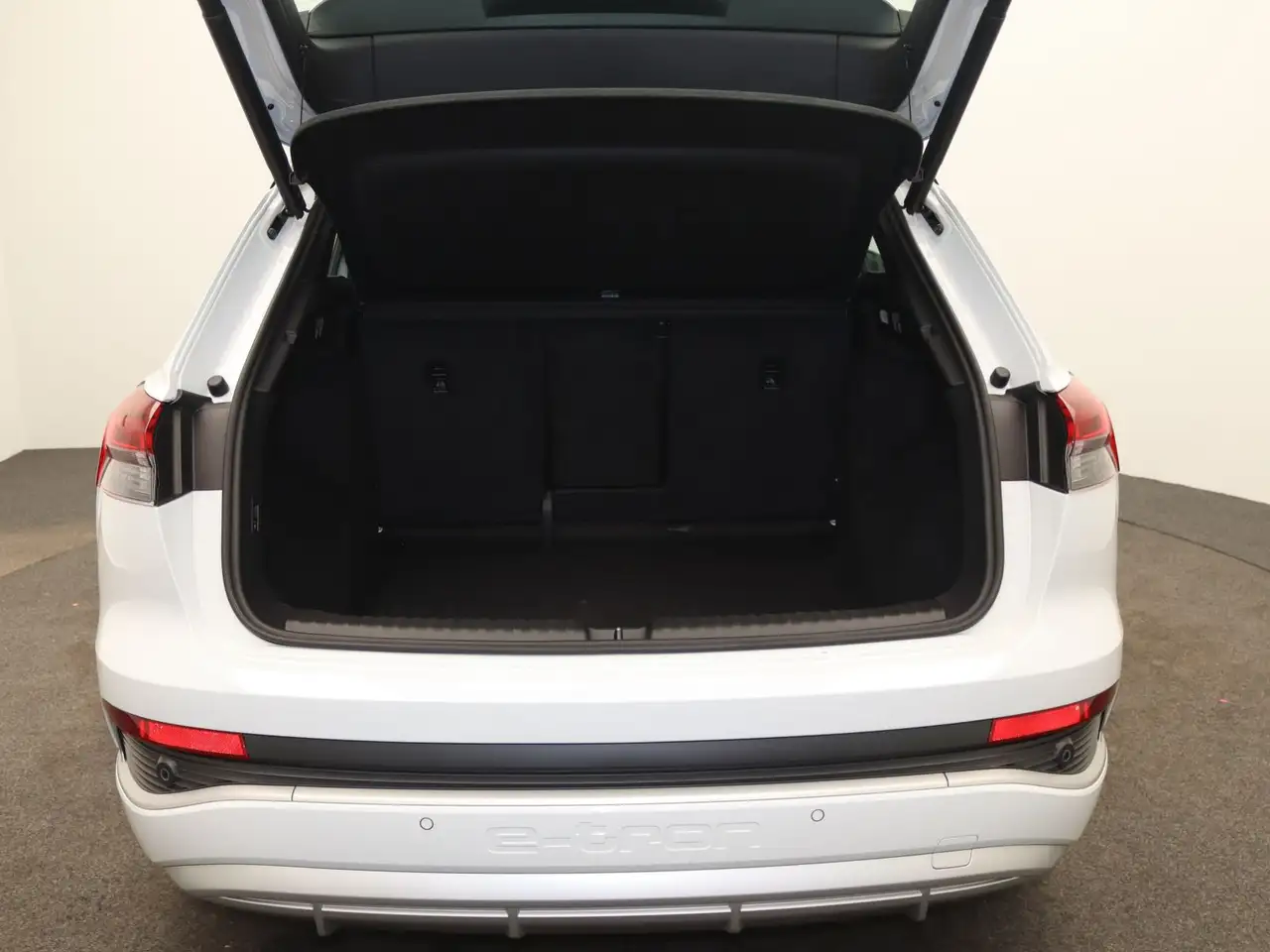 Audi Q4 50 quattro / Pano, Matrix, AR-HuD, AHK, миниатюра 7