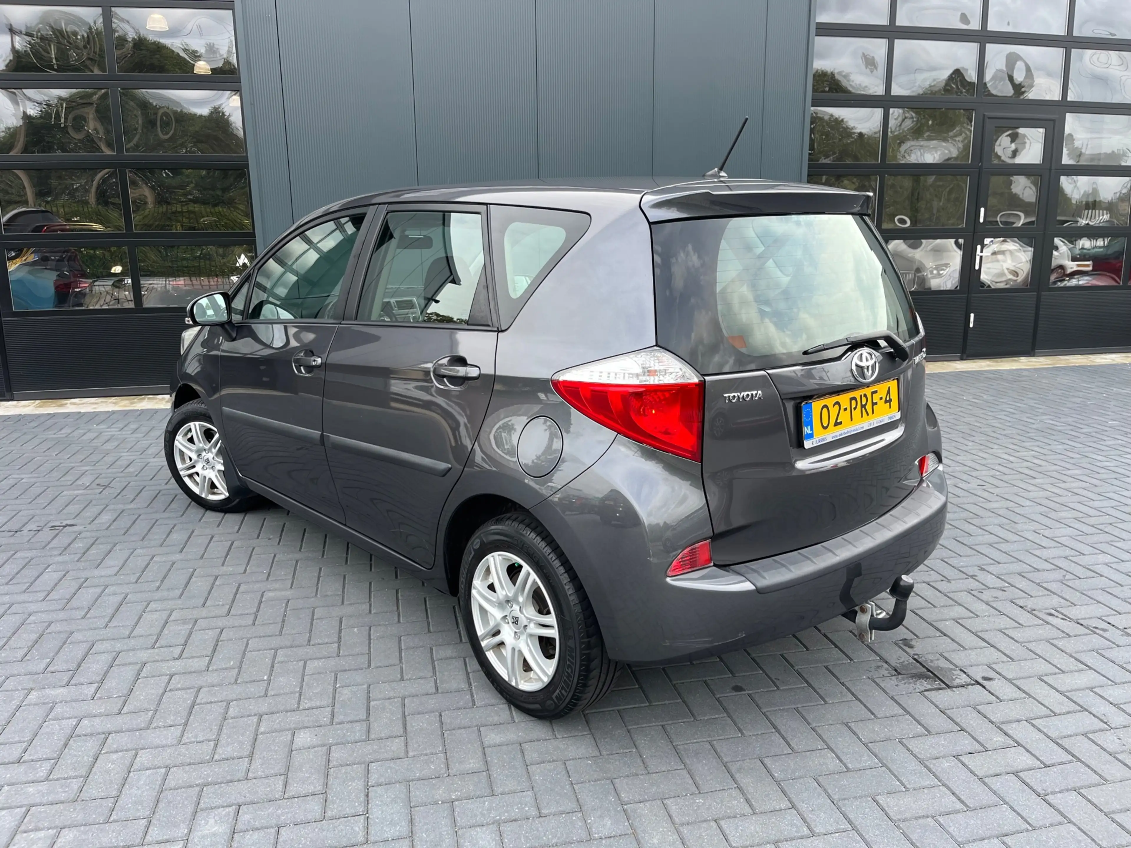Toyota Verso-S 1.3 VVT-i Aspiration NL.Auto/Climatronic/Cruise-co — photo 2