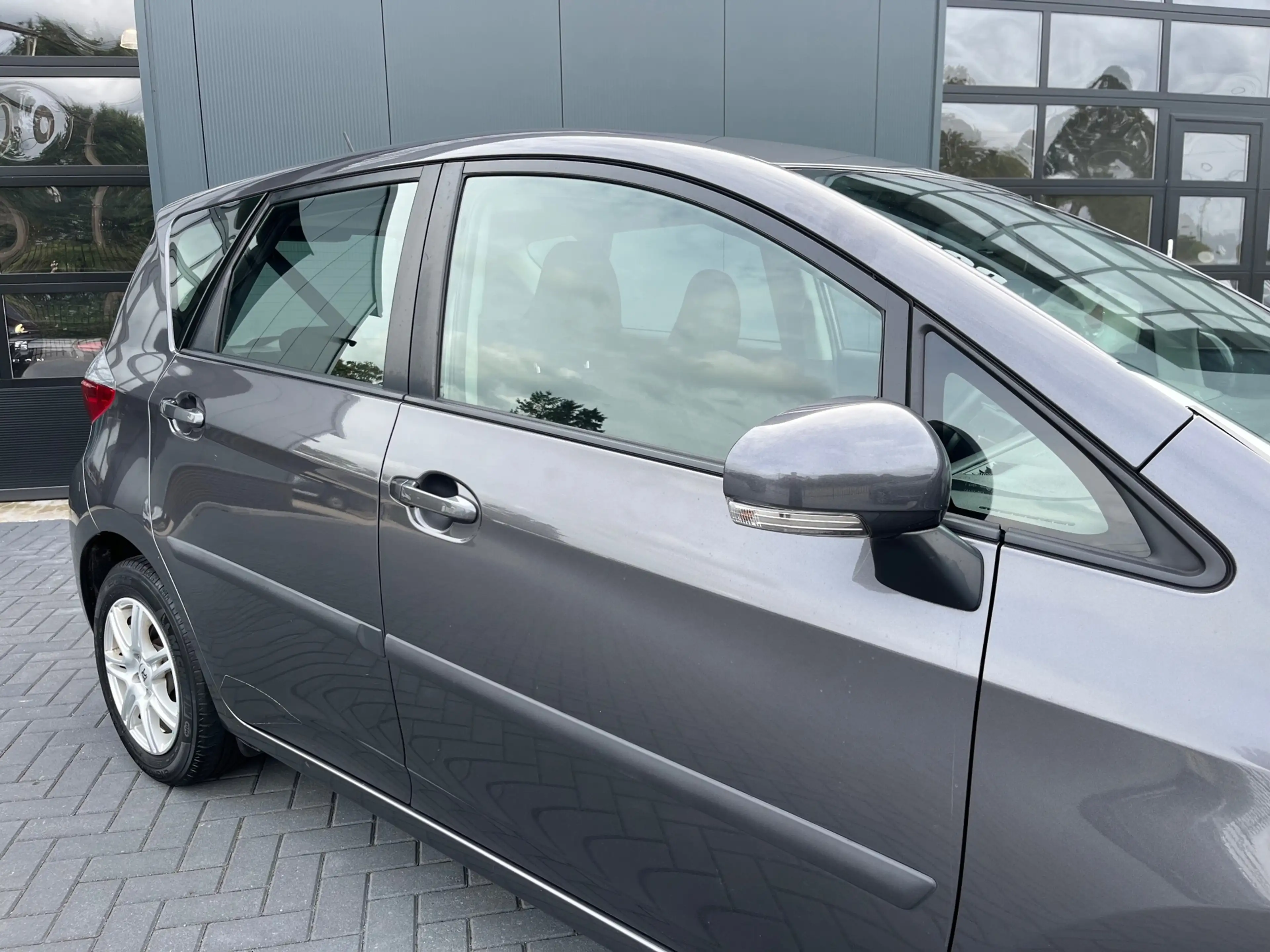 Toyota Verso-S 1.3 VVT-i Aspiration NL.Auto/Climatronic/Cruise-co — photo 6