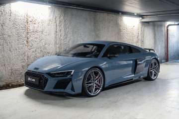 (II.II) V10 Performance