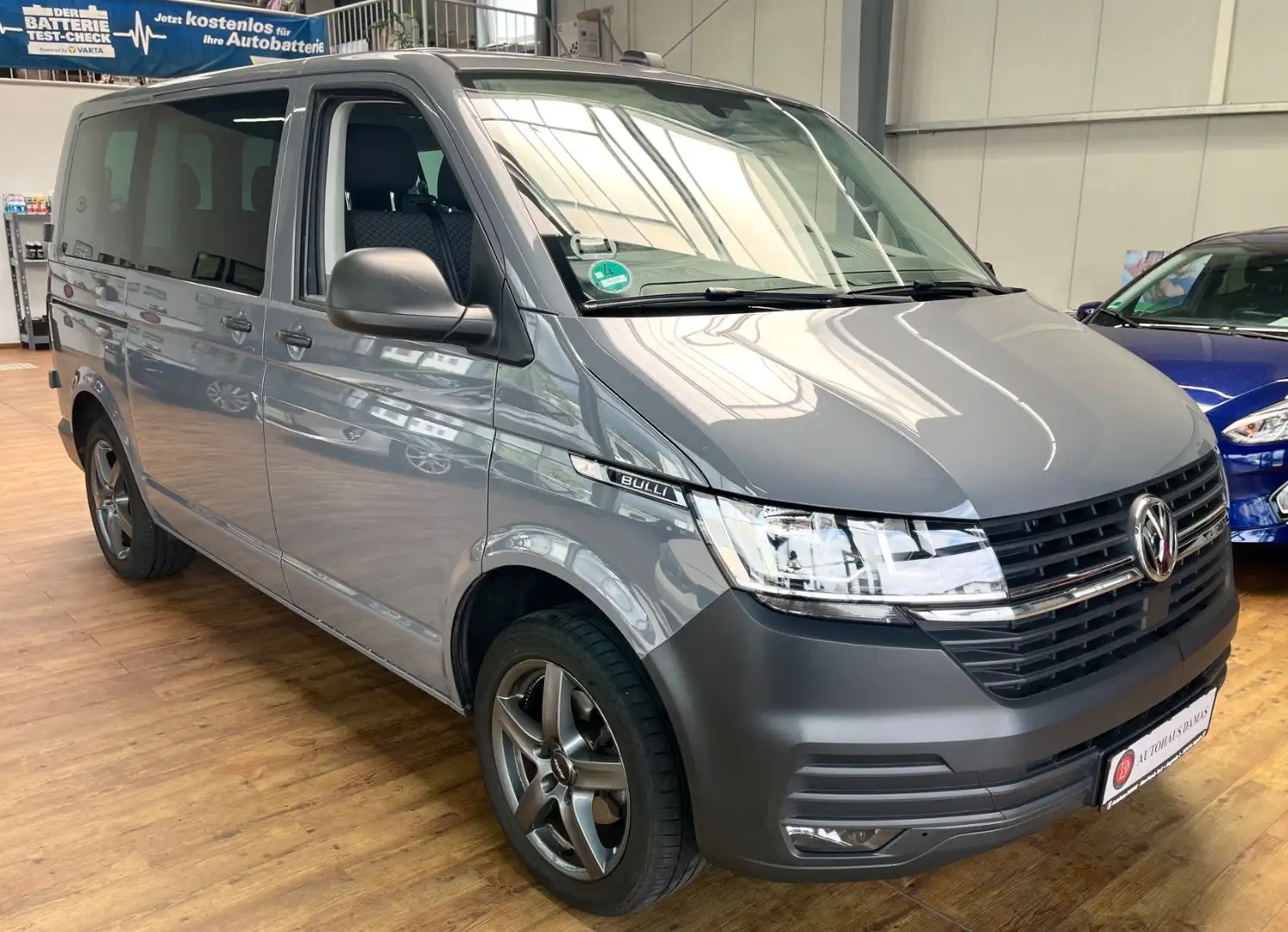 Volkswagen T6 Caravelle 1.HAND,ACC,8-SITZER,8-FACHBEREIFT Grau - 1