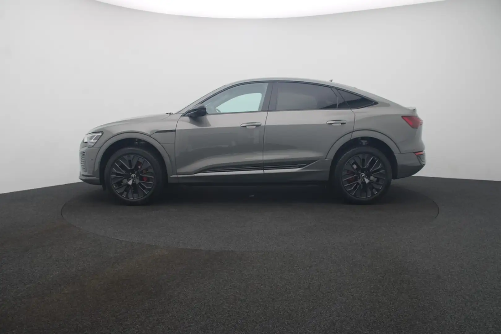 Audi Q8 Sportback e-tron 50 quattro S line LED Navi Gris - 2