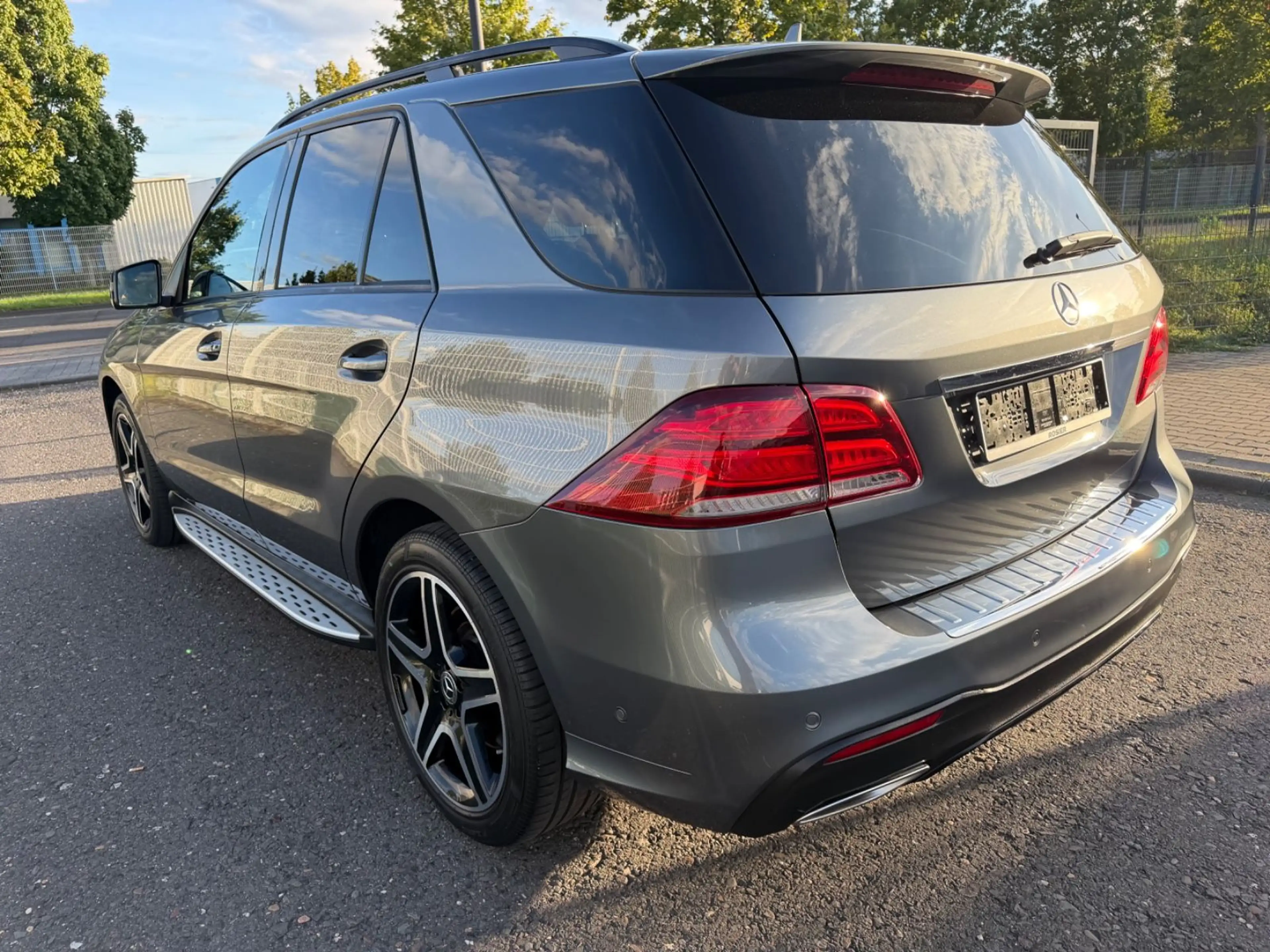 Mercedes-Benz GLE 400 GLE-400 4Matic AMG Line Navi/Leder/Harman-Kardon — photo 8