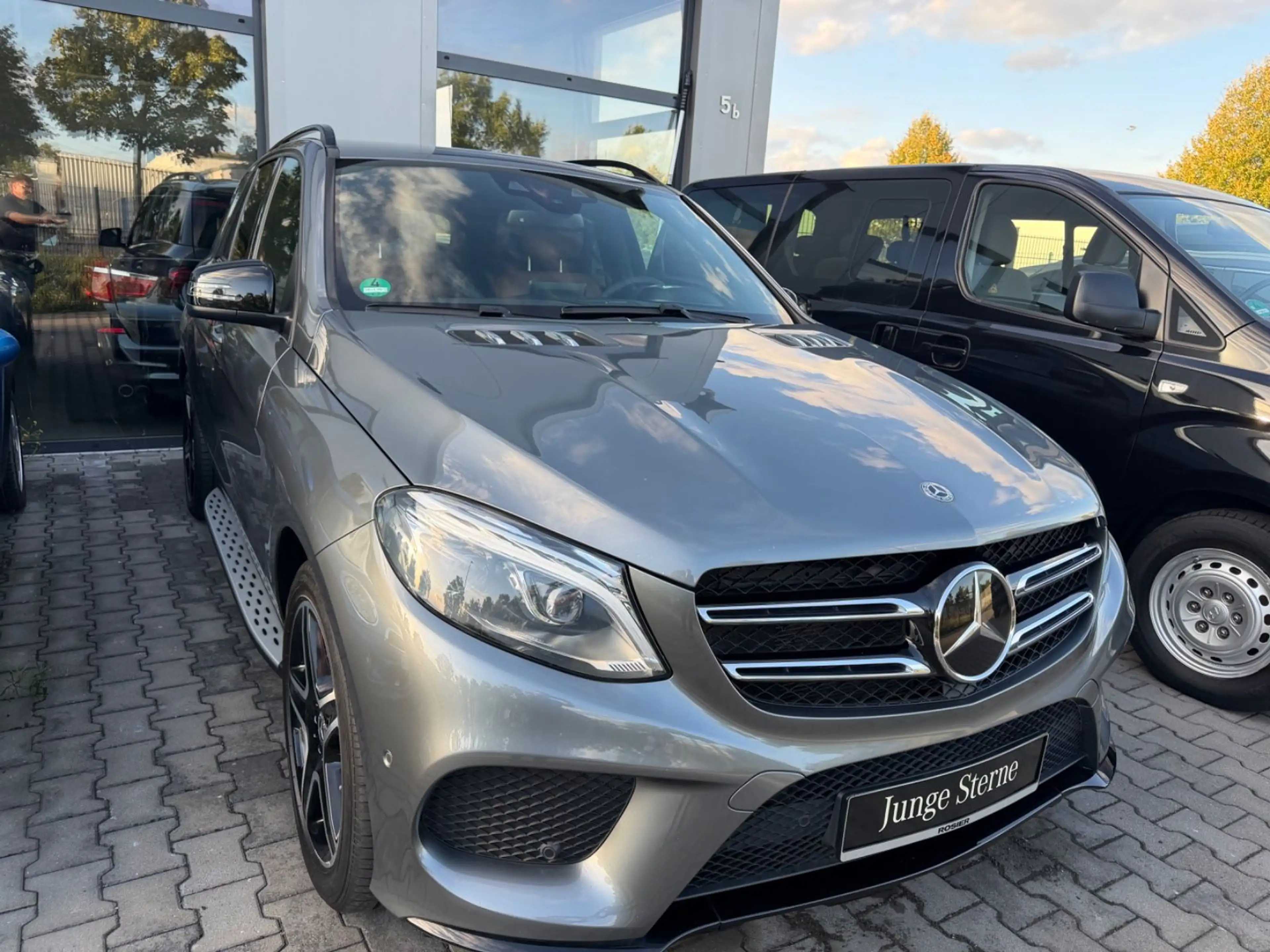 Mercedes-Benz GLE 400 GLE-400 4Matic AMG Line Navi/Leder/Harman-Kardon — photo 2