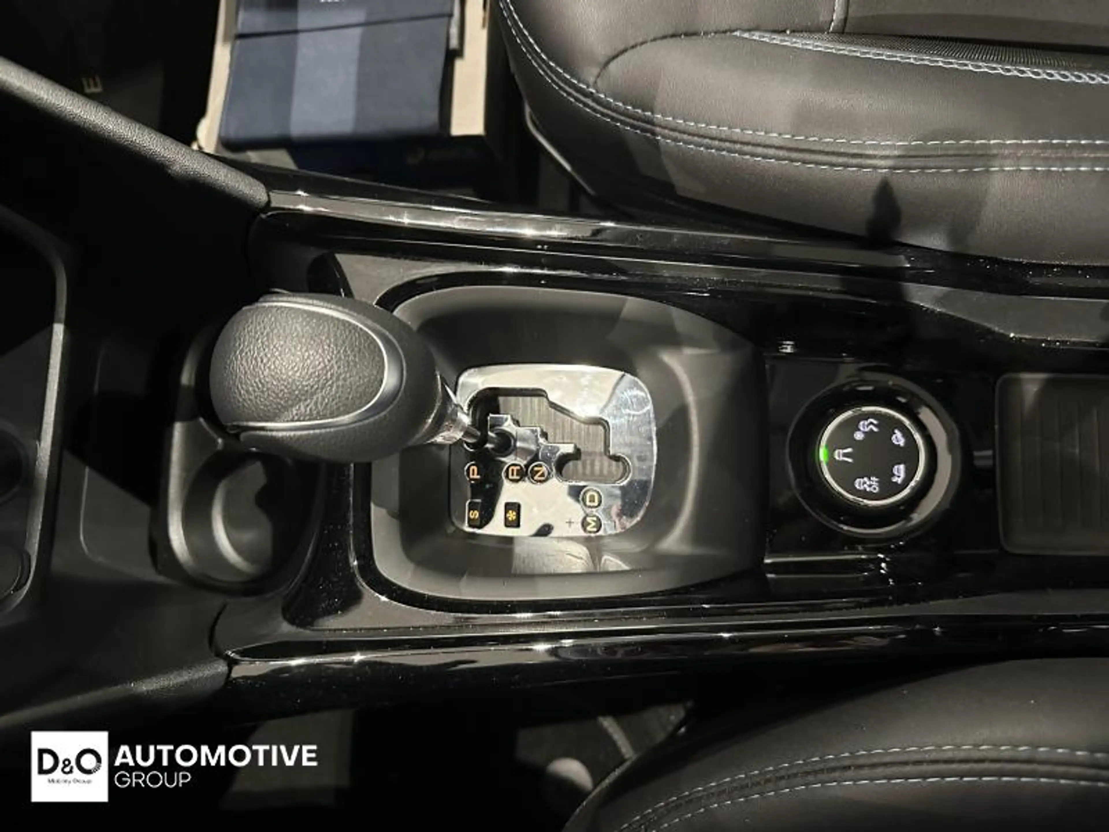 Peugeot 2008 Crossway — photo 14
