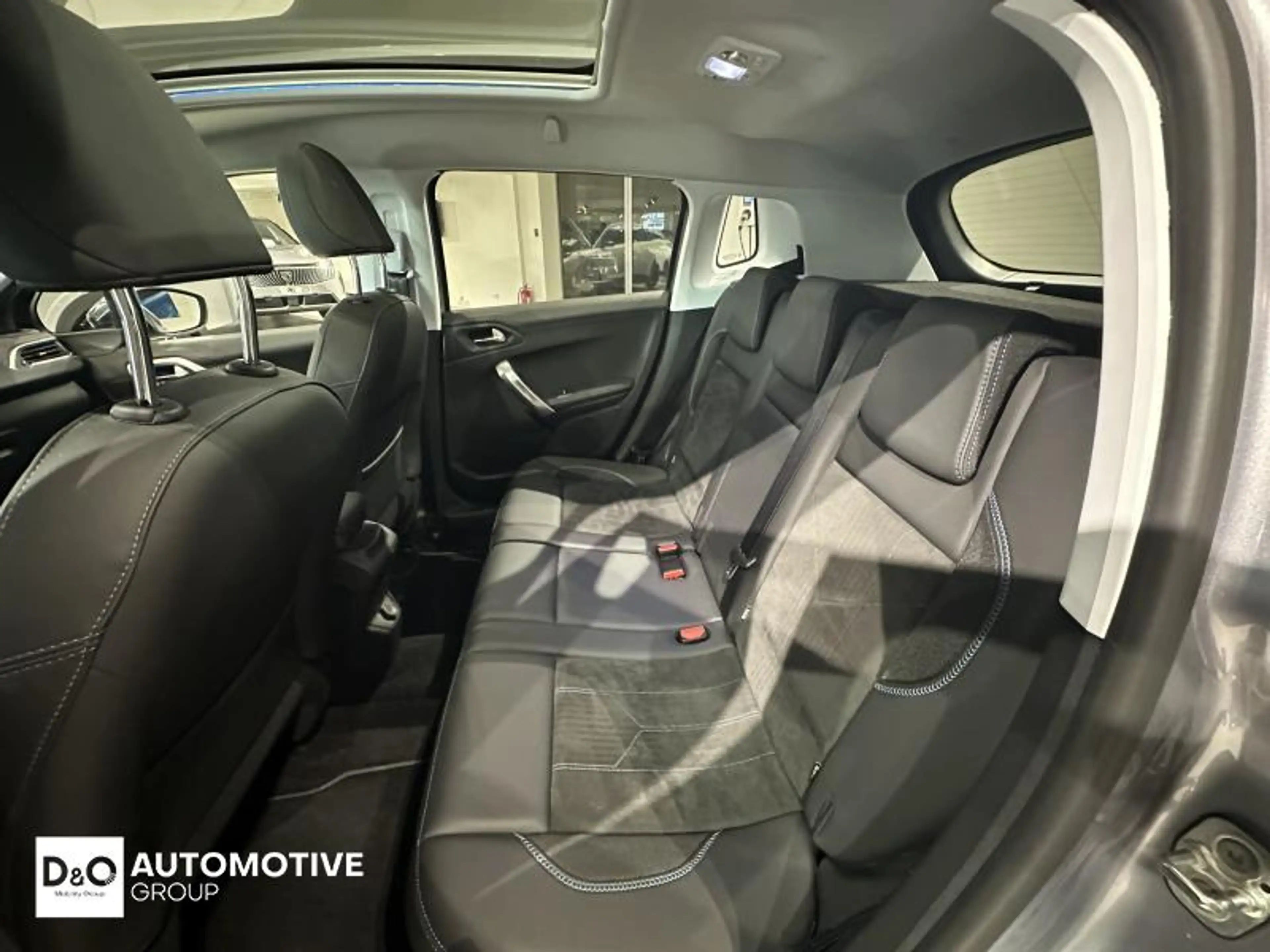 Peugeot 2008 Crossway — photo 11