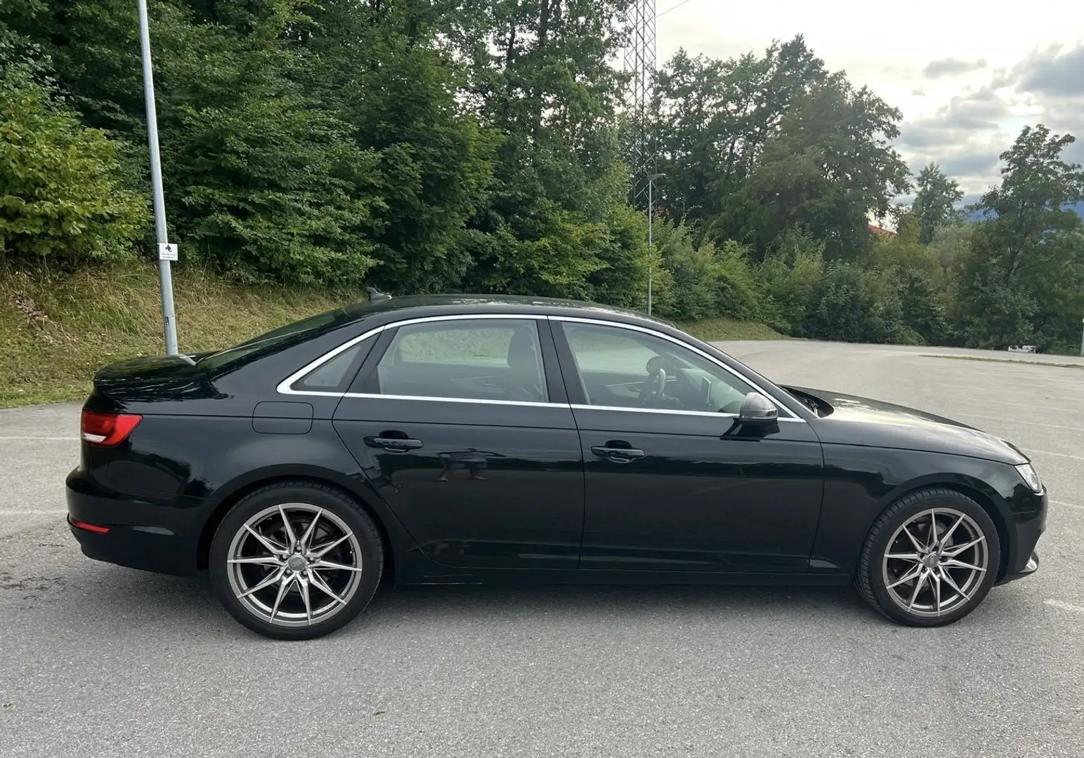 Audi A4 2,0 TDI S-tronic - 2