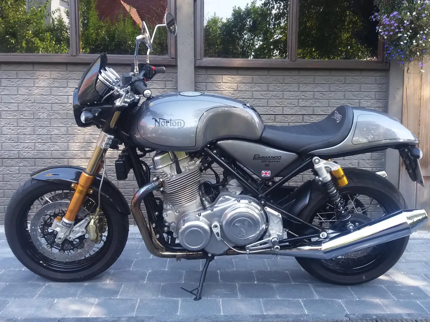 Norton Commando Gris - 1