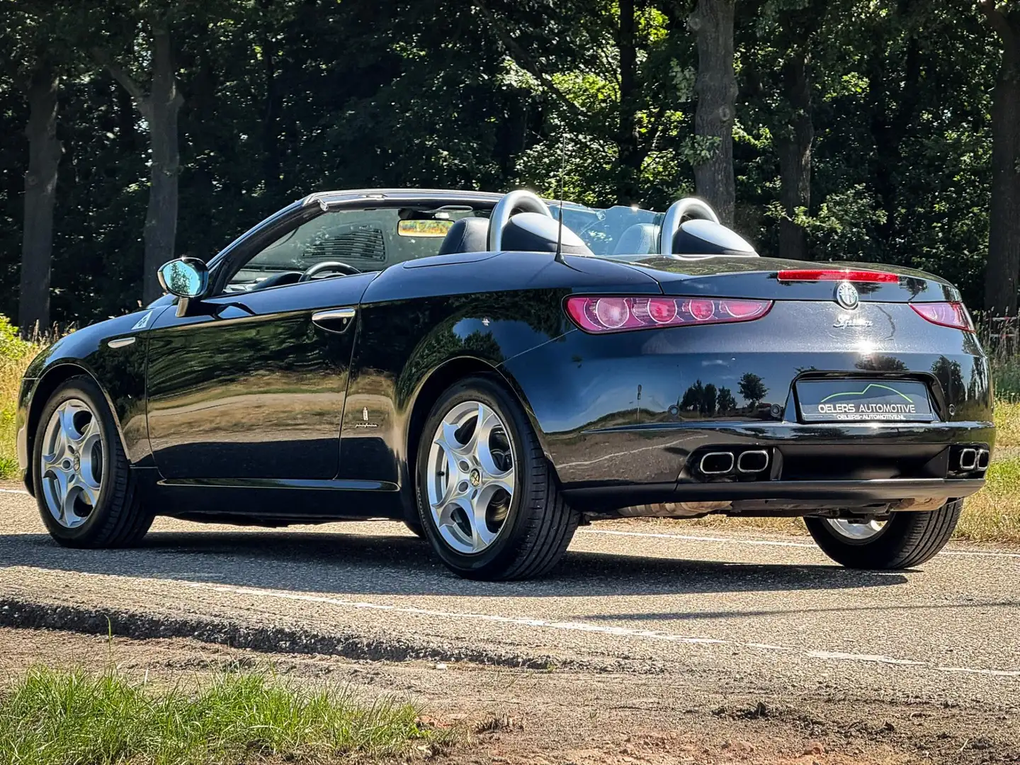 Alfa Romeo Spider 2.2 JTS Exclusive | Clima | Cruise | Elektr. verst Zwart - 2
