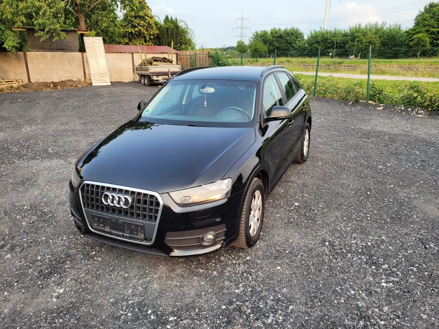 Audi Q3 2.0 TDI Schwarz - 2