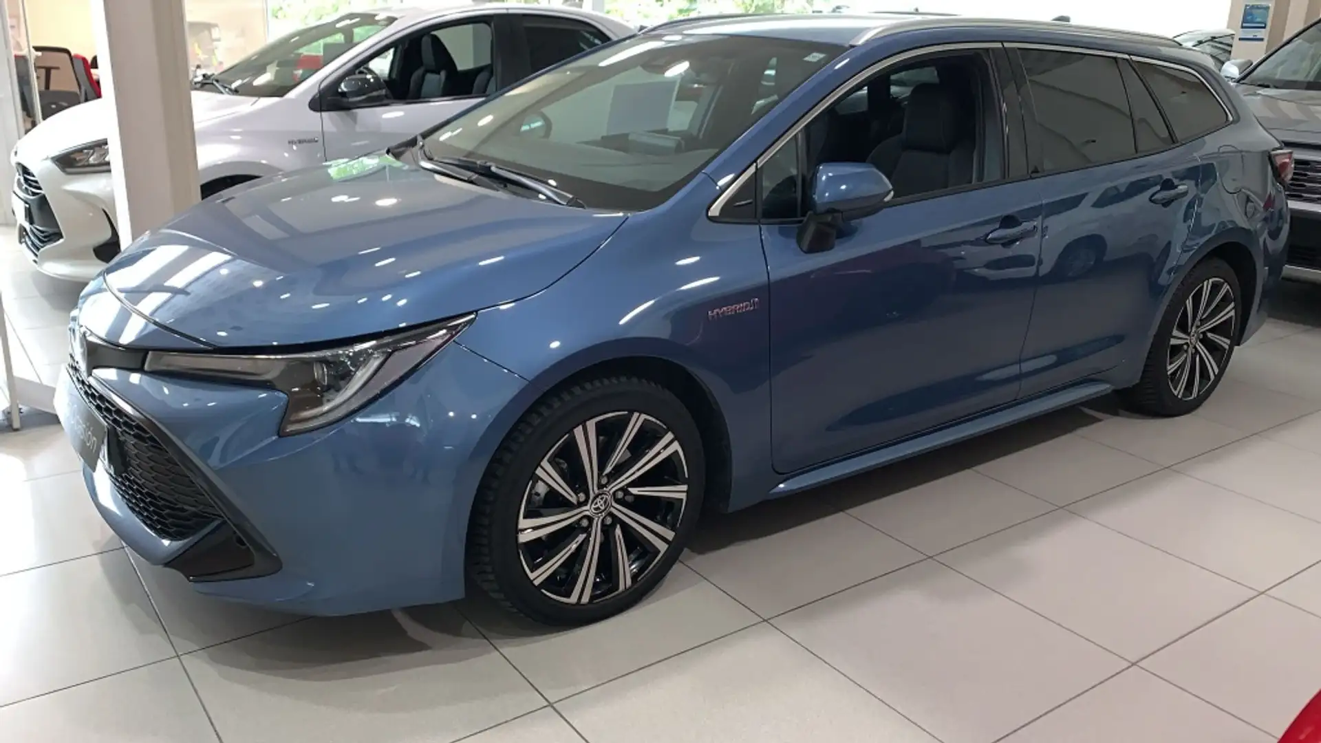 Toyota Corolla Touring Sports 180H Style Blau - 1