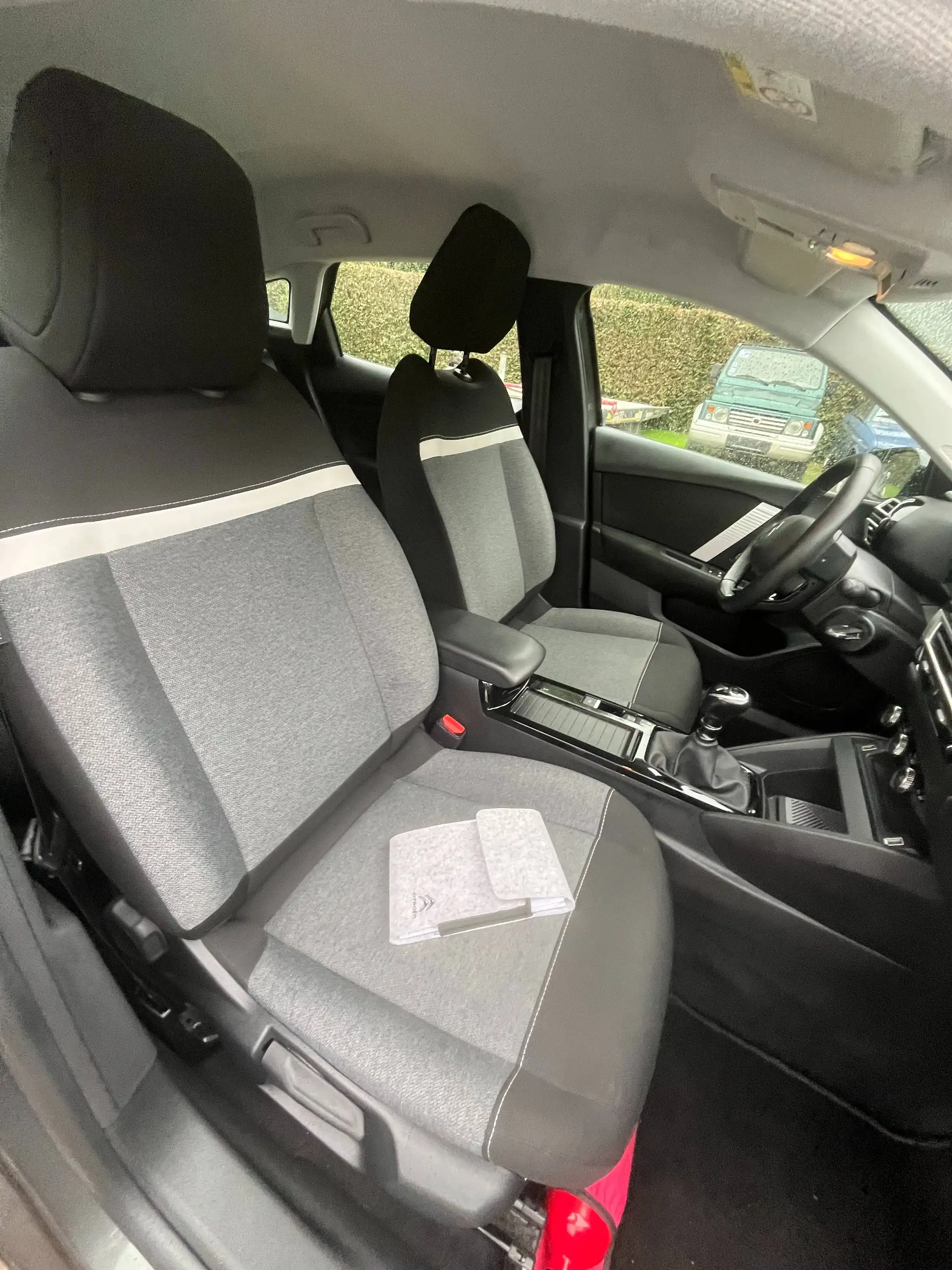 Citroen C4 C4 1.2 PureTech Feel S 9000 € Hors TVA — photo 13