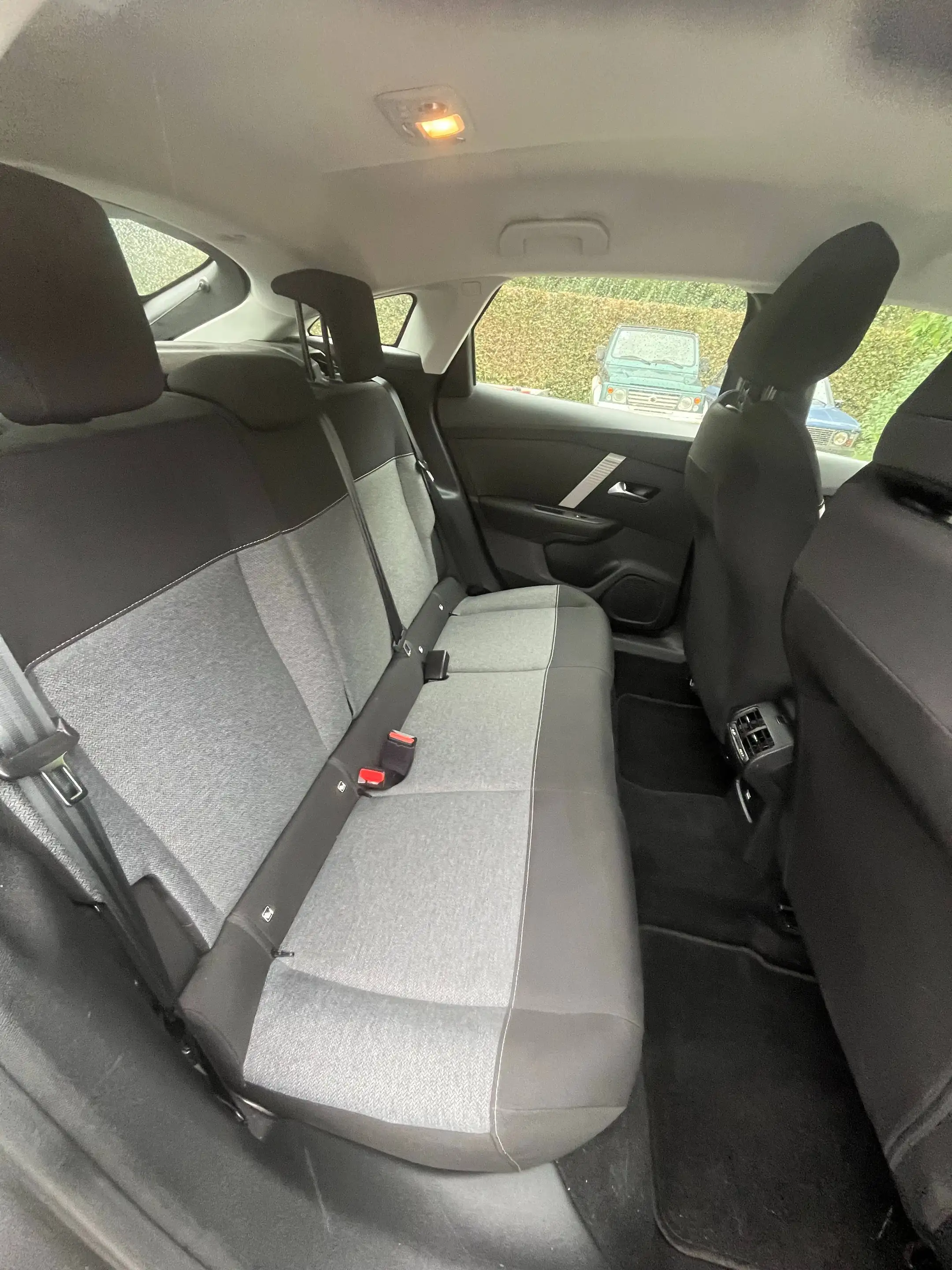 Citroen C4 C4 1.2 PureTech Feel S 9000 € Hors TVA — photo 14