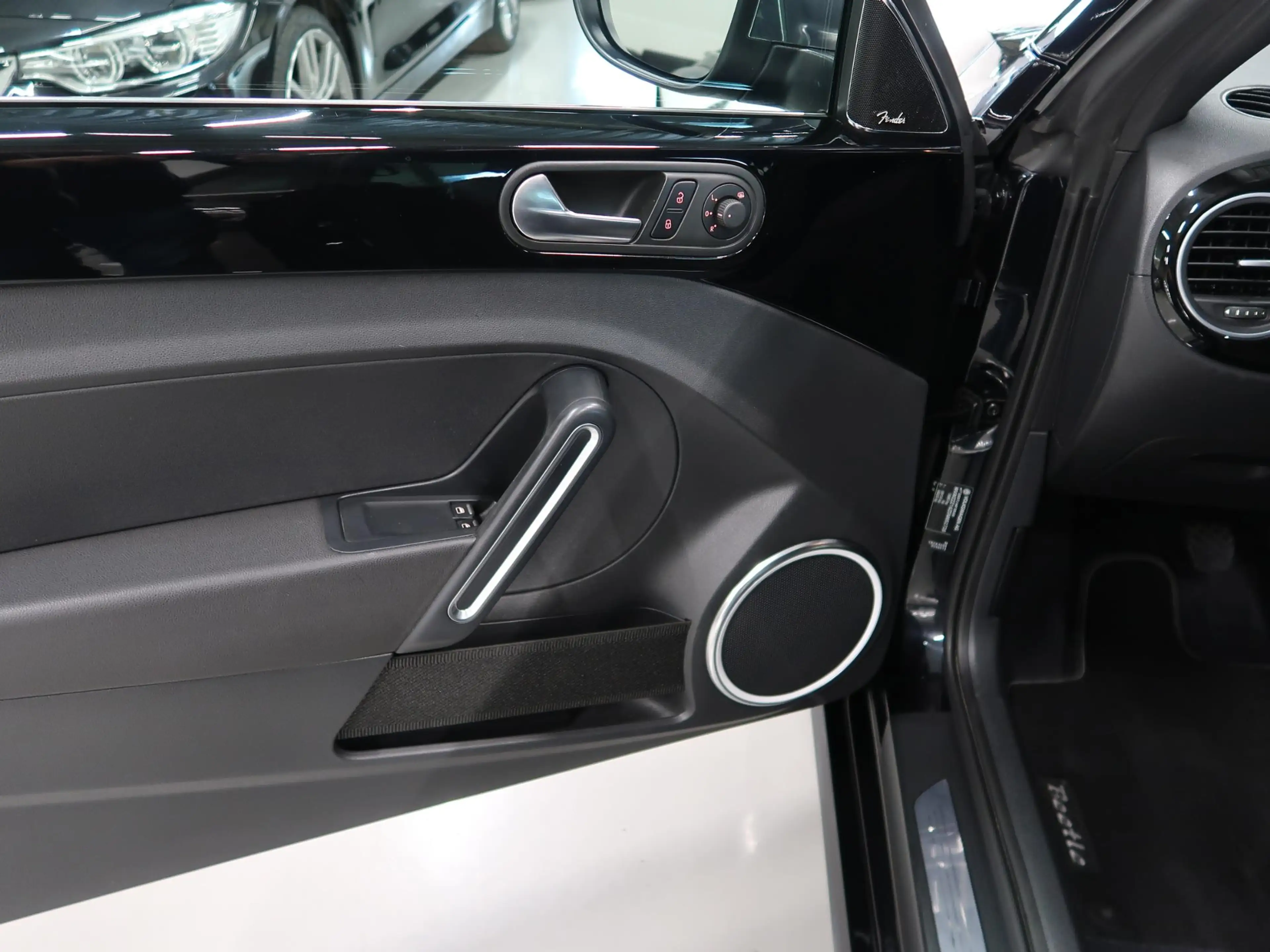 Volkswagen Beetle 1.2 TSI Fender Edition Xenon Airco-ecc Fender 18 i — photo 44