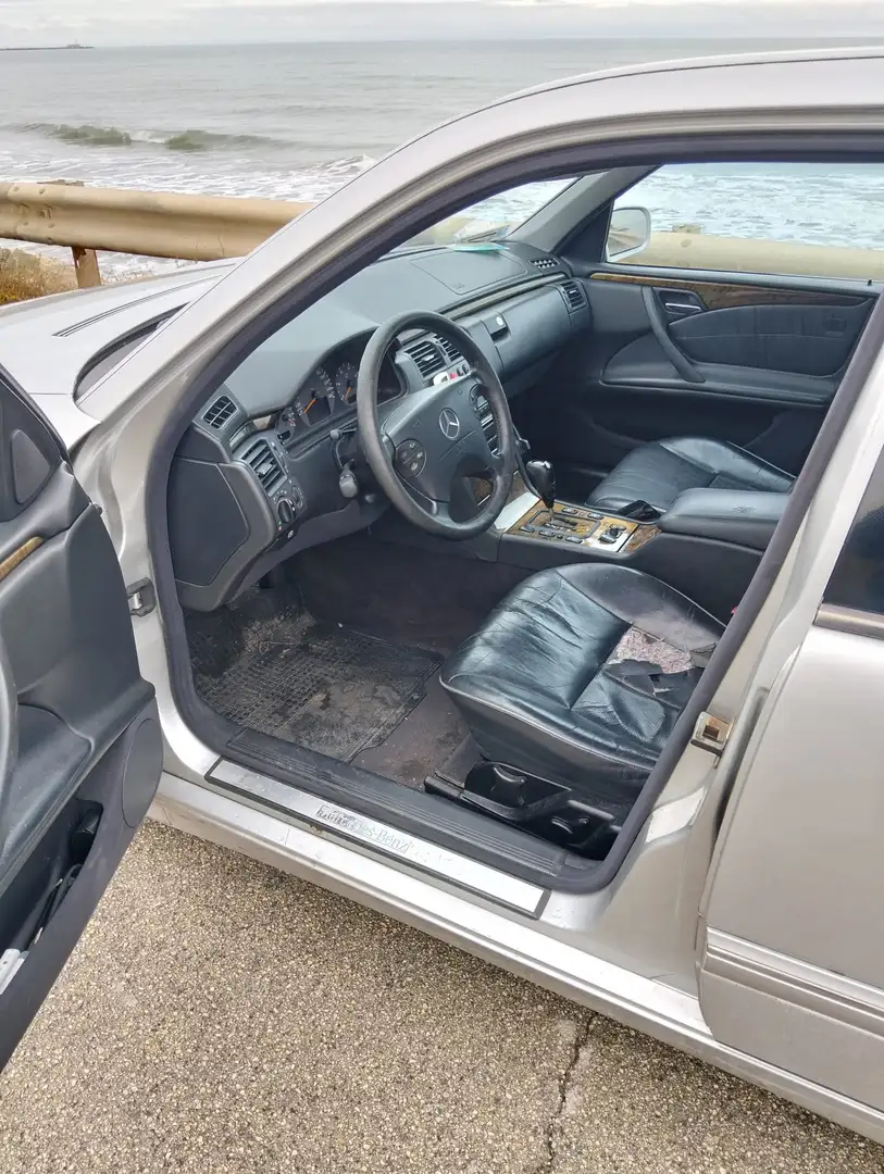 Mercedes-Benz E 320 Classe E - W210 Berlina td cdi Avantgarde Серебристый - 2