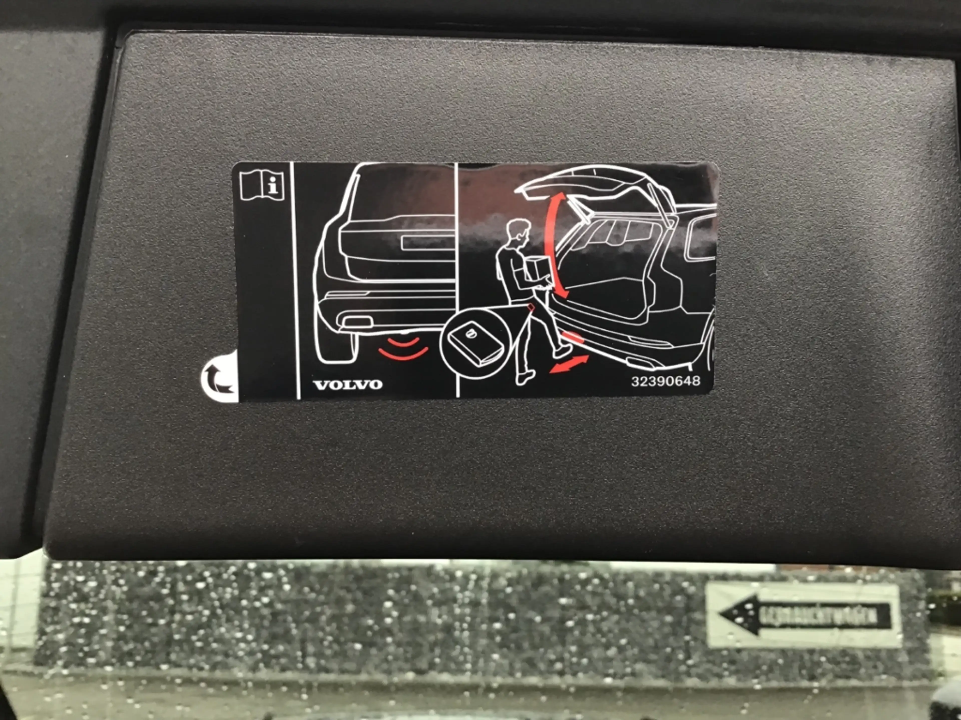 Volvo V90 T6 Plus Dark AWD Stdhzg. PanoDach 360° Cam — photo 9