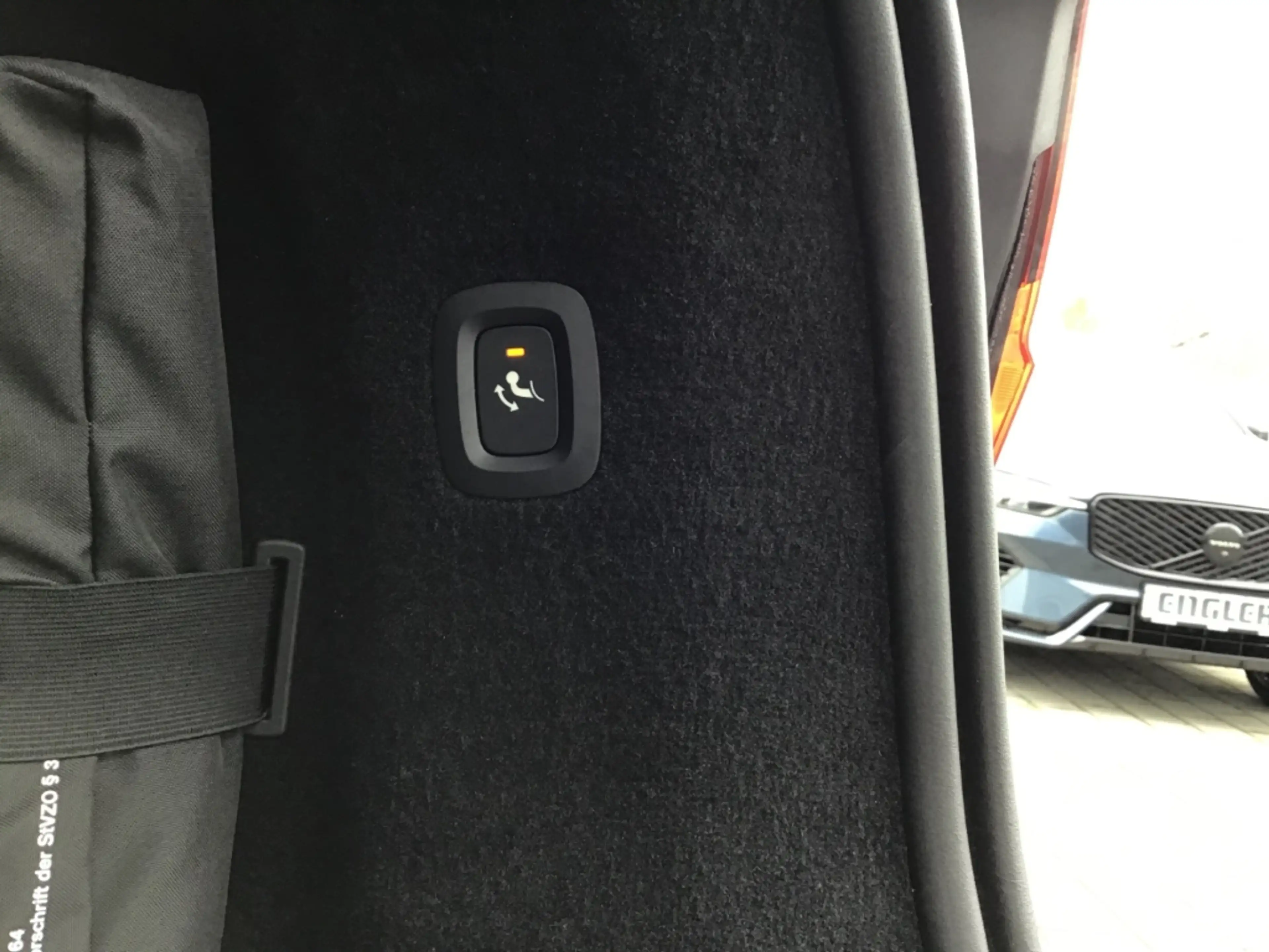 Volvo V90 T6 Plus Dark AWD Stdhzg. PanoDach 360° Cam — photo 11