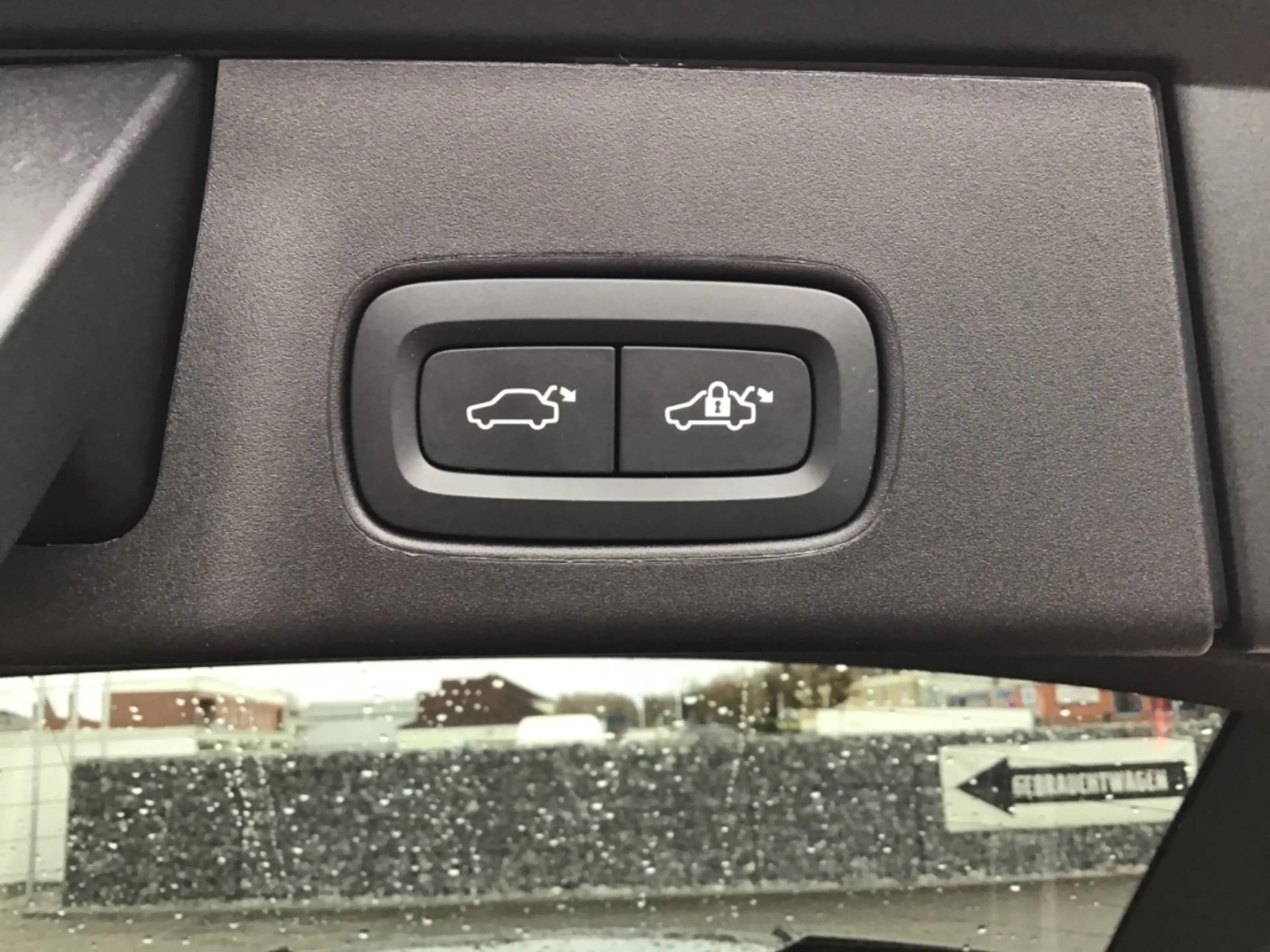 Volvo V90 T6 Plus Dark AWD Stdhzg. PanoDach 360° Cam — photo 8