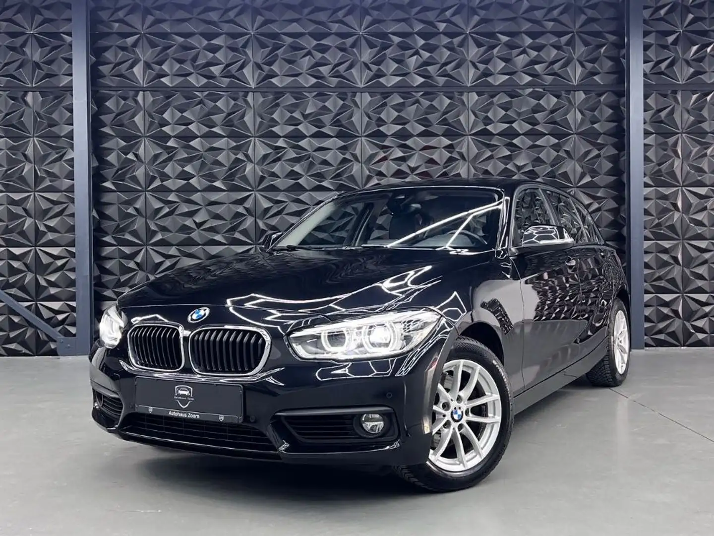 BMW 120 d Advantage AUTO/LED/NAVI/LEDER/TÜV/SERVICE Schwarz - 1