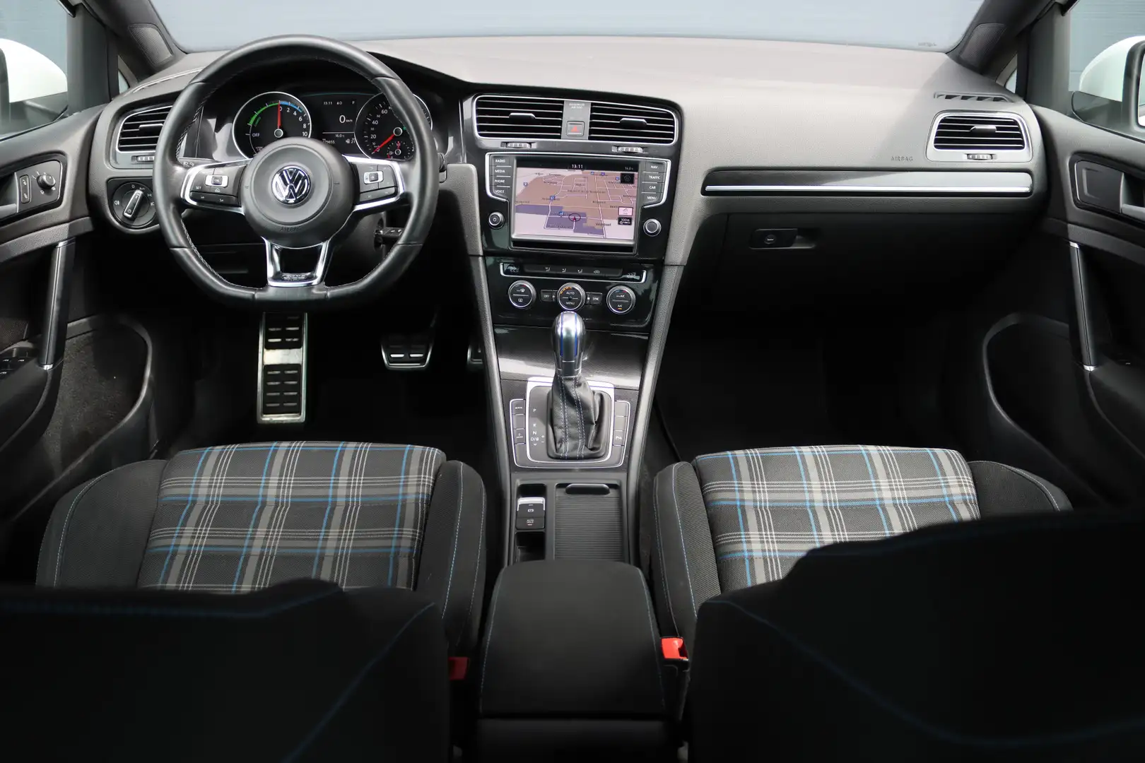 Volkswagen Golf GTE 1.4 TSI Aut6 | Navigatie | Apple Carplay | DAB | L White - 2