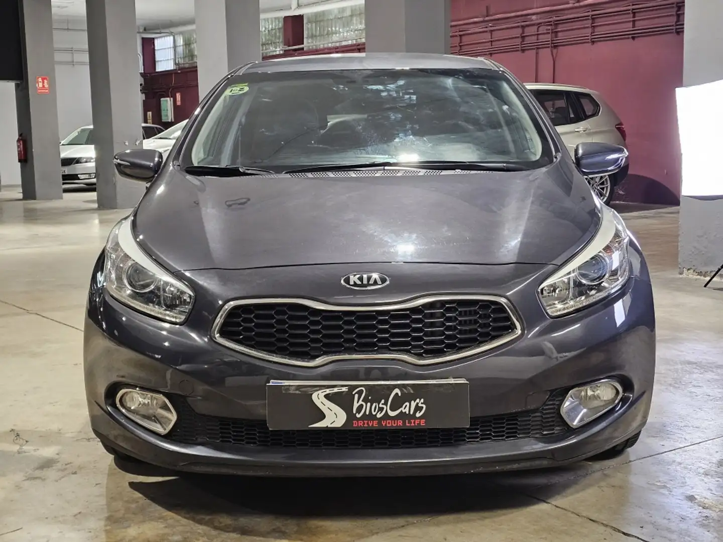 Kia Ceed / cee'd 1.4CRDi Eco-Dynamics x-Tech Gris - 2