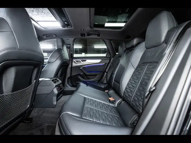 Audi RS6 Avant view 12