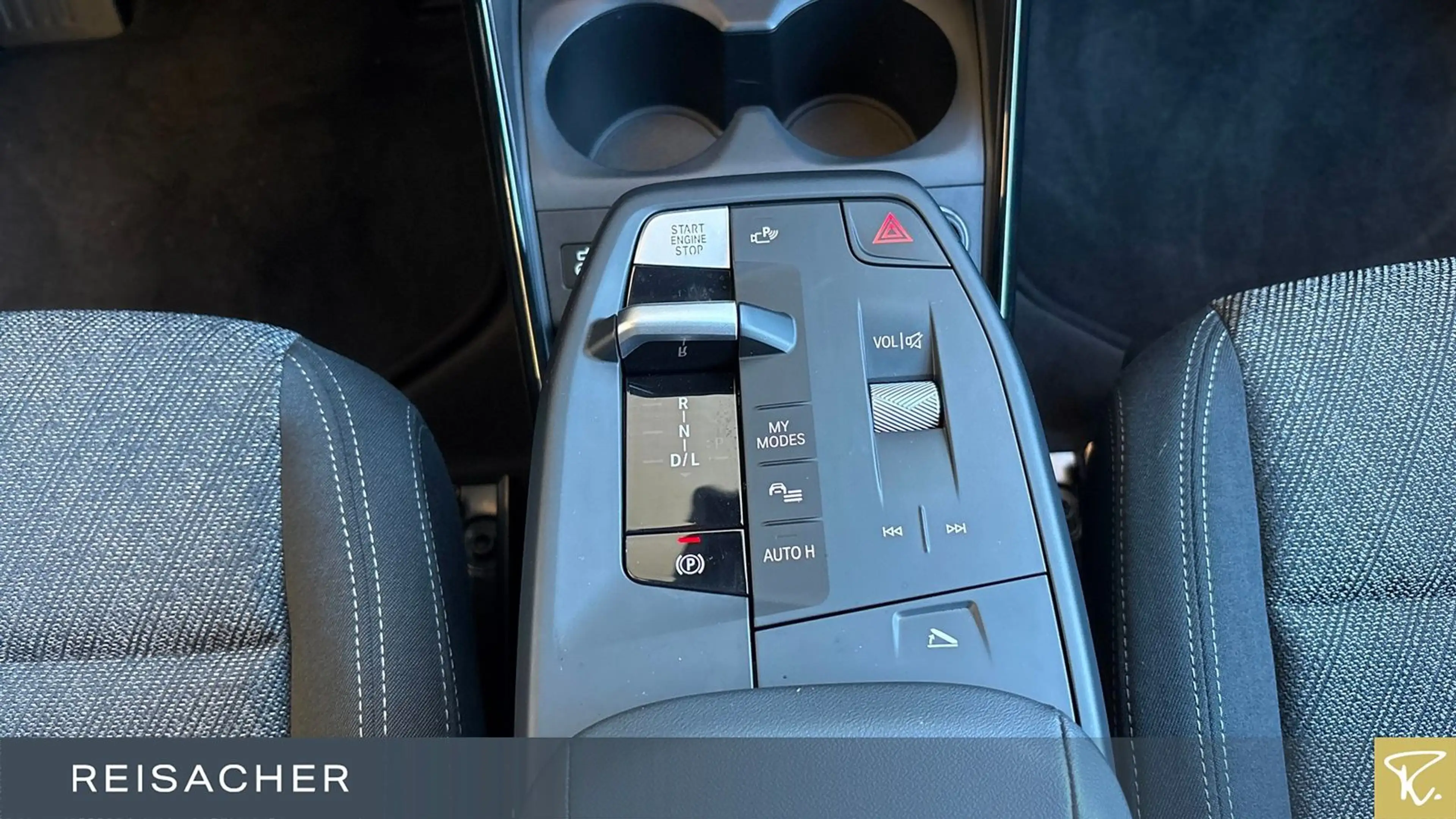 BMW 230 e A xDrive Active Tourer AHK,LCProf,HUD — photo 11