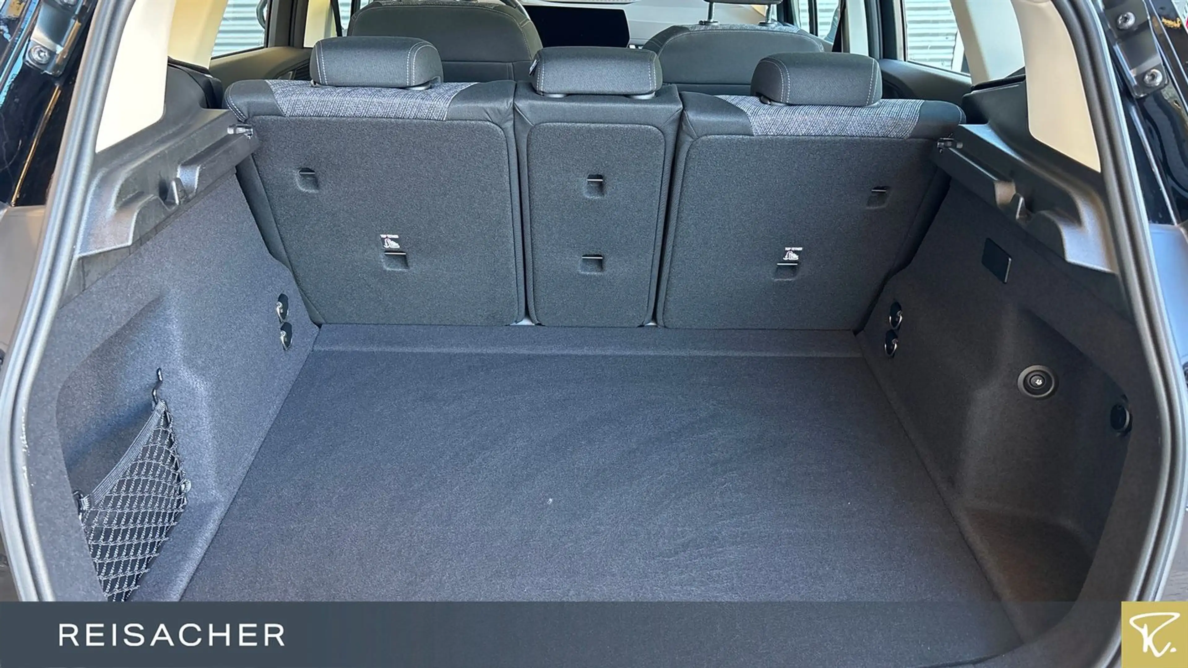 BMW 230 e A xDrive Active Tourer AHK,LCProf,HUD — photo 10