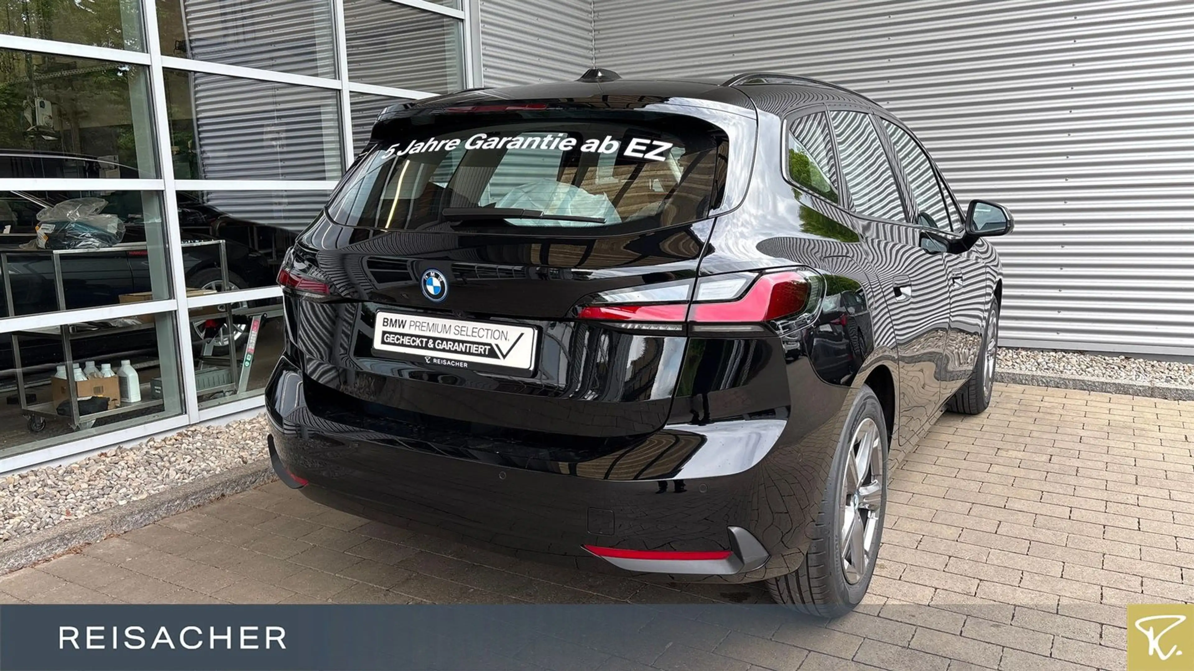 BMW 230 e A xDrive Active Tourer AHK,LCProf,HUD — photo 2