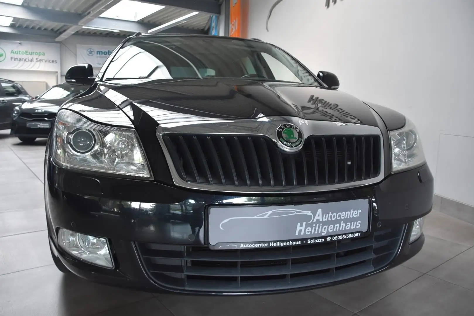 Skoda Octavia Combi Best of Navi Klima Bluetooth PDC Schwarz - 1