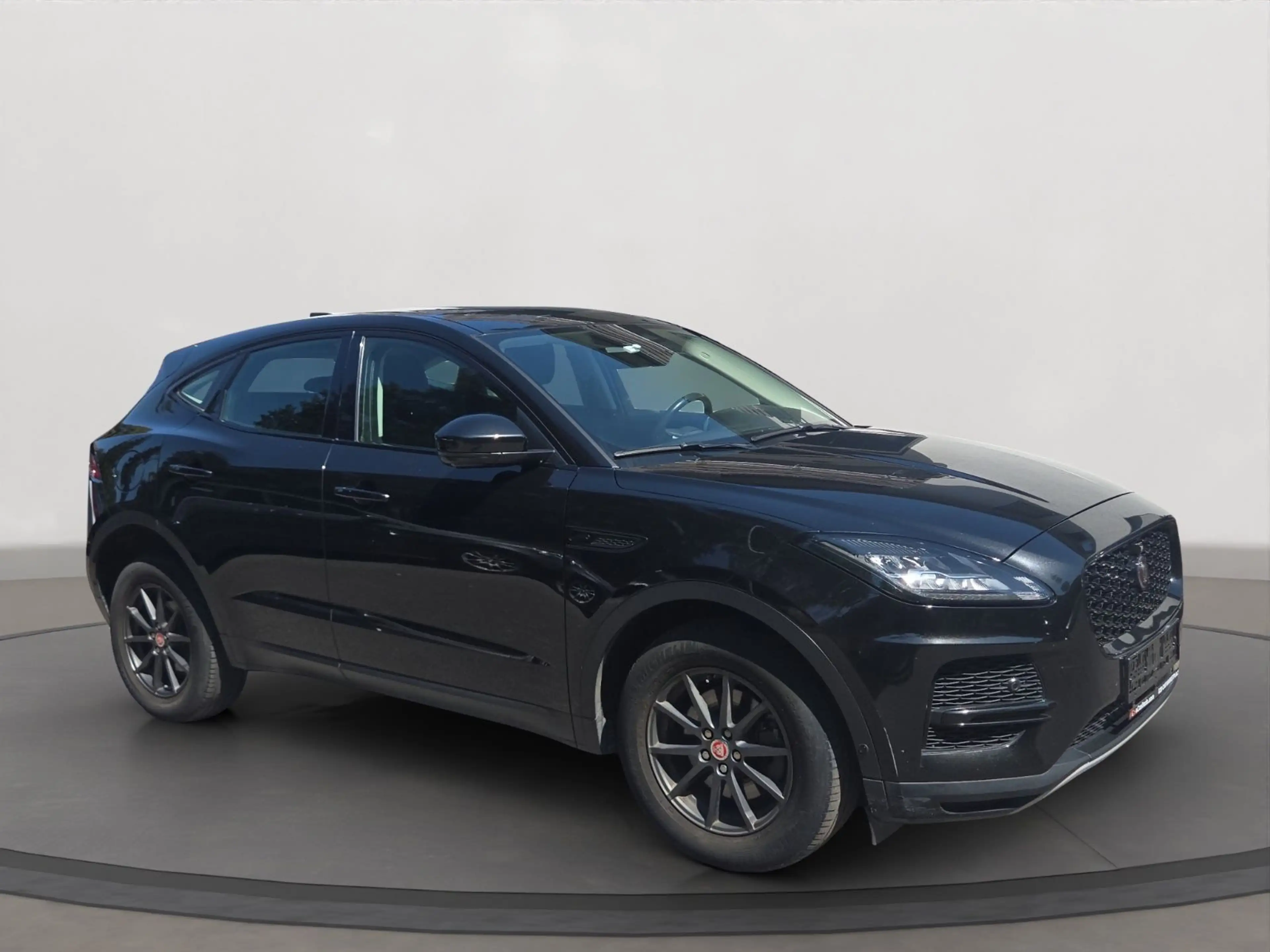 Jaguar E-Pace 2.0d AHK/360Kamera+2xPDC/SHZ/Navi/LED — photo 7