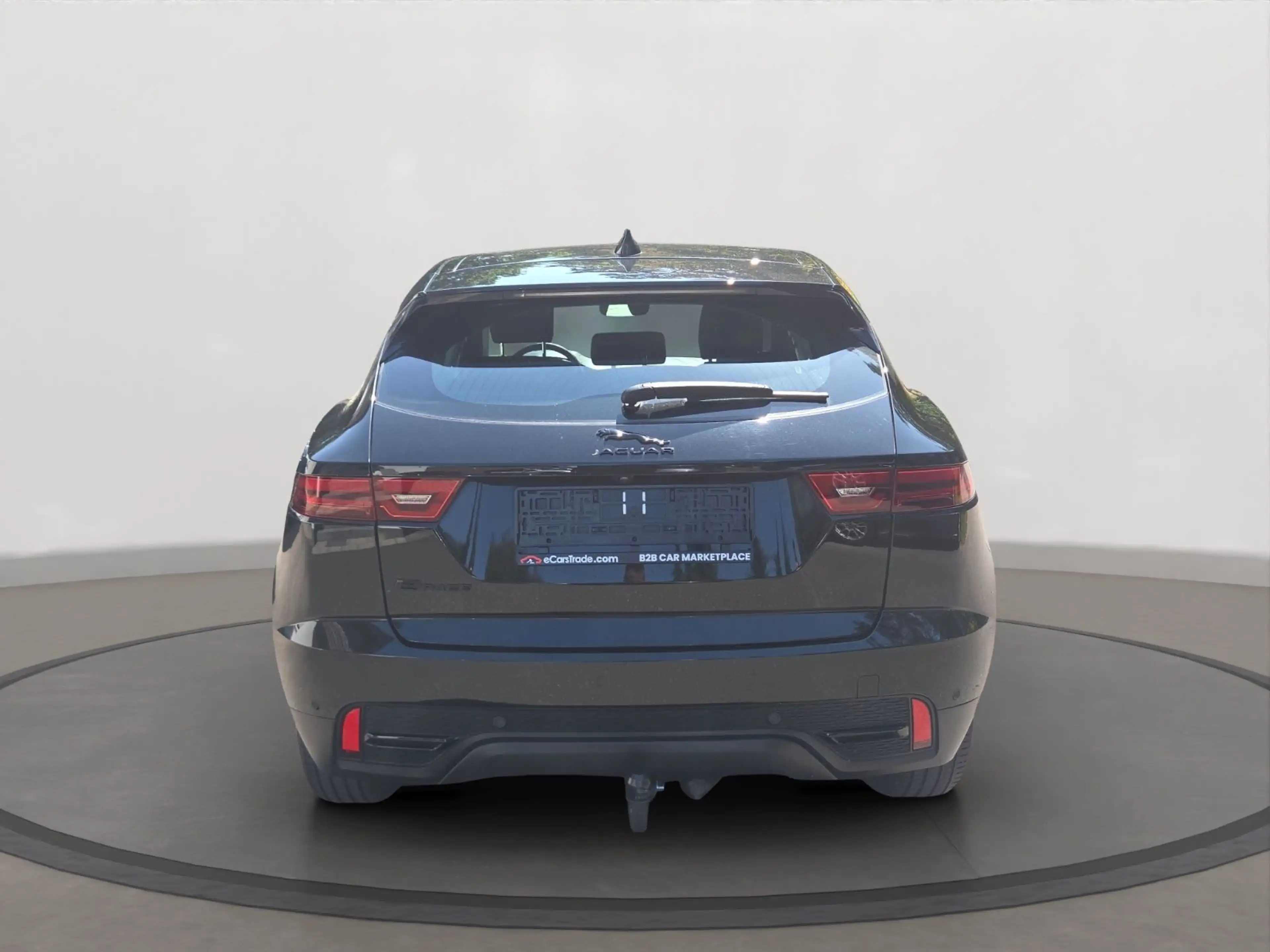 Jaguar E-Pace 2.0d AHK/360Kamera+2xPDC/SHZ/Navi/LED — photo 4