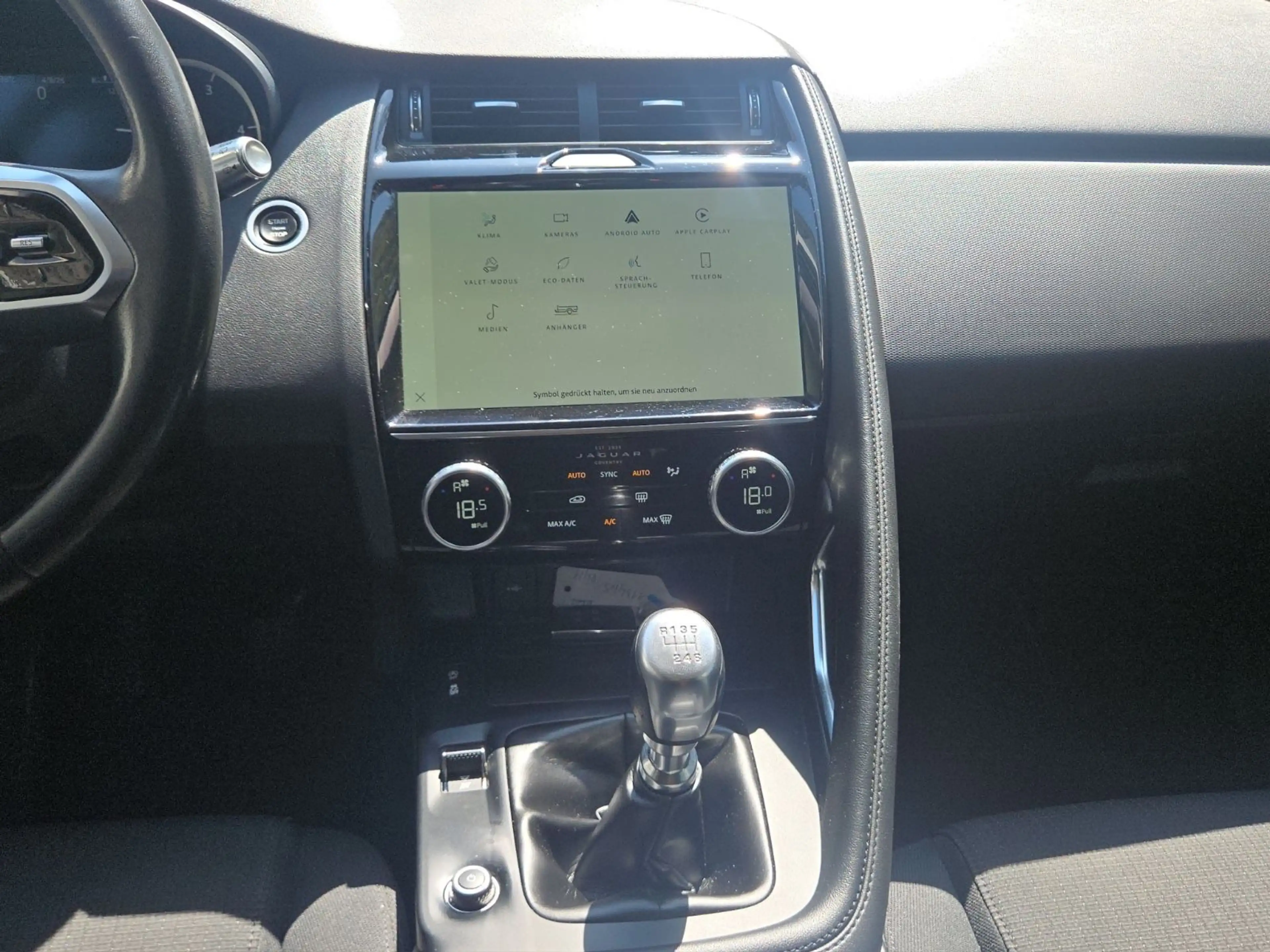 Jaguar E-Pace 2.0d AHK/360Kamera+2xPDC/SHZ/Navi/LED — photo 12