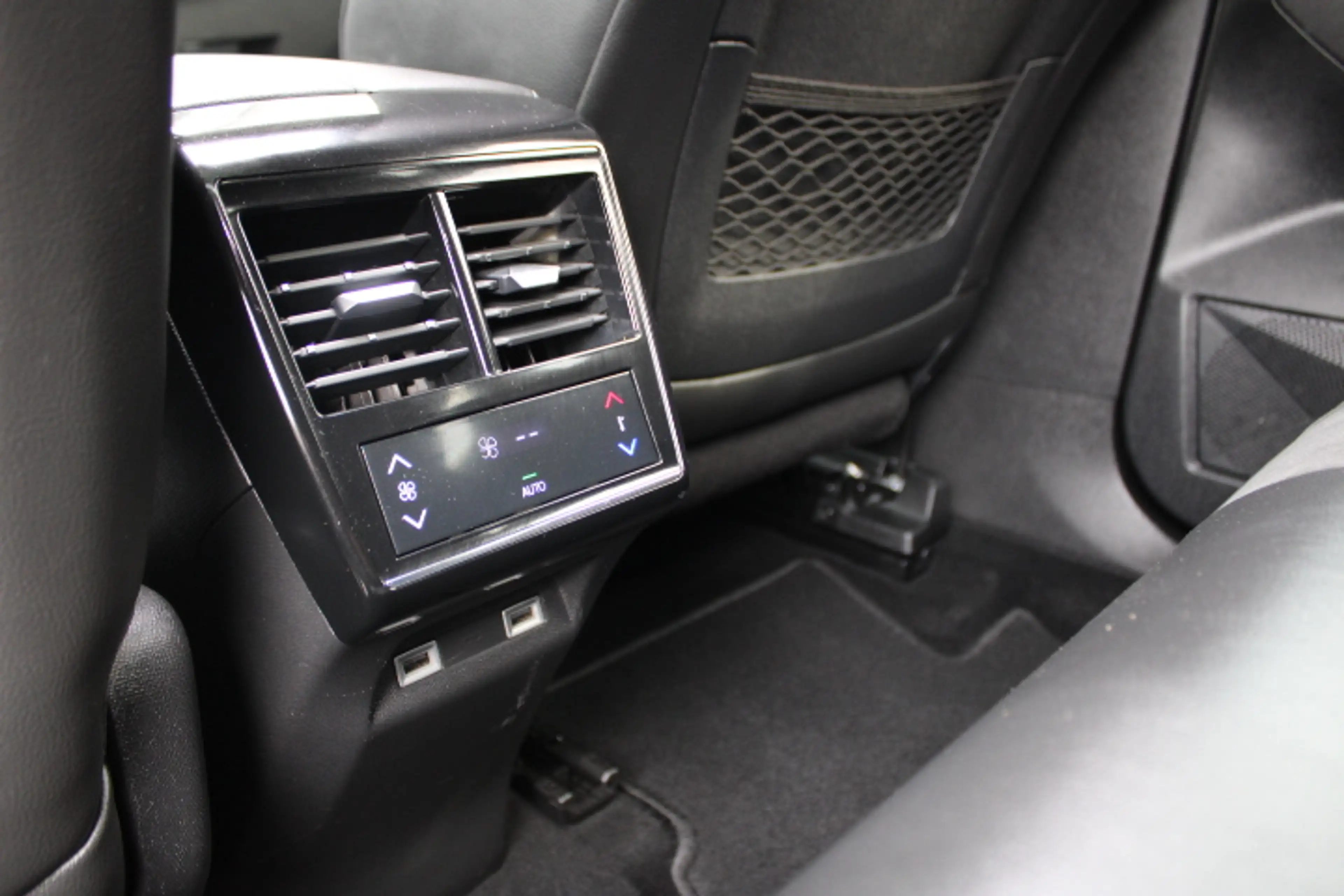 DS Automobiles DS 7 Crossback E-Tense 4x4 Performance Line+ 300 - Panoramadak - — photo 32