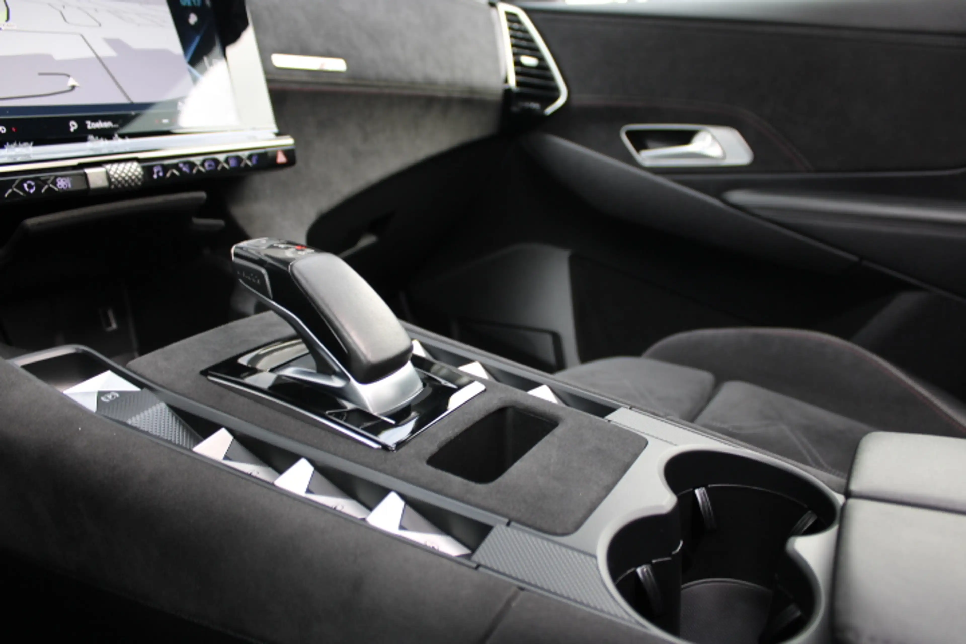 DS Automobiles DS 7 Crossback E-Tense 4x4 Performance Line+ 300 - Panoramadak - — photo 27