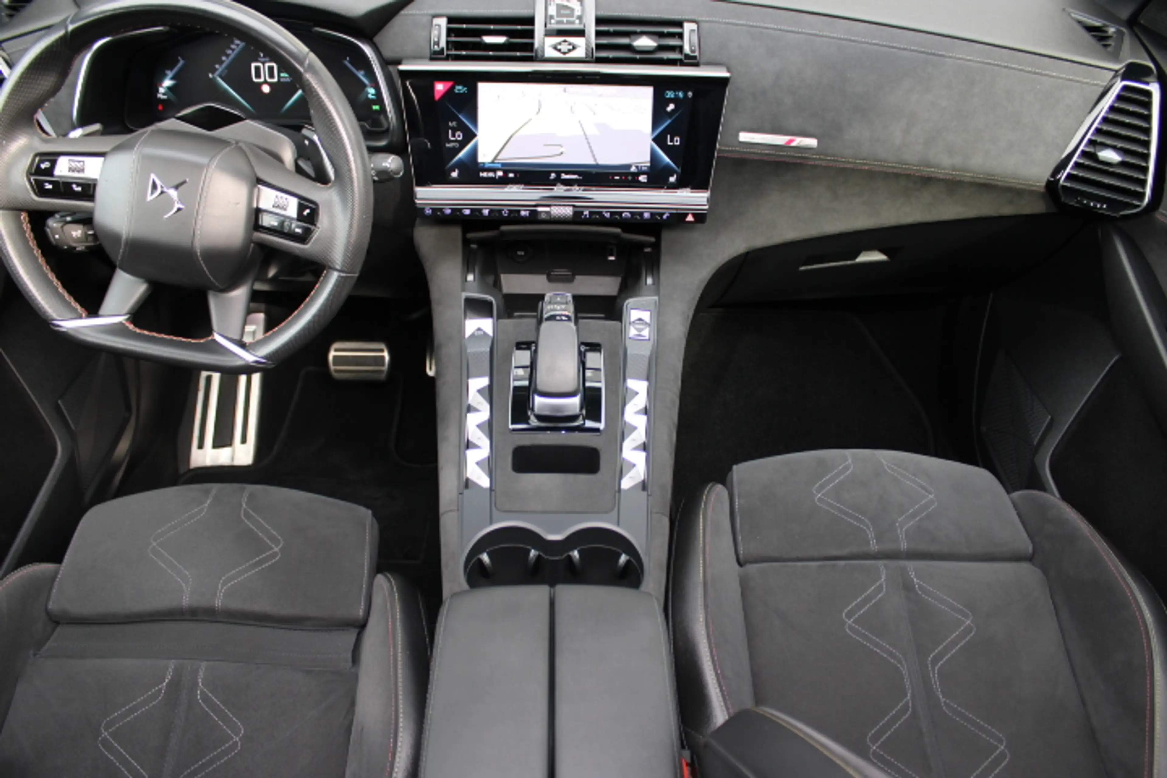 DS Automobiles DS 7 Crossback E-Tense 4x4 Performance Line+ 300 - Panoramadak - — photo 12
