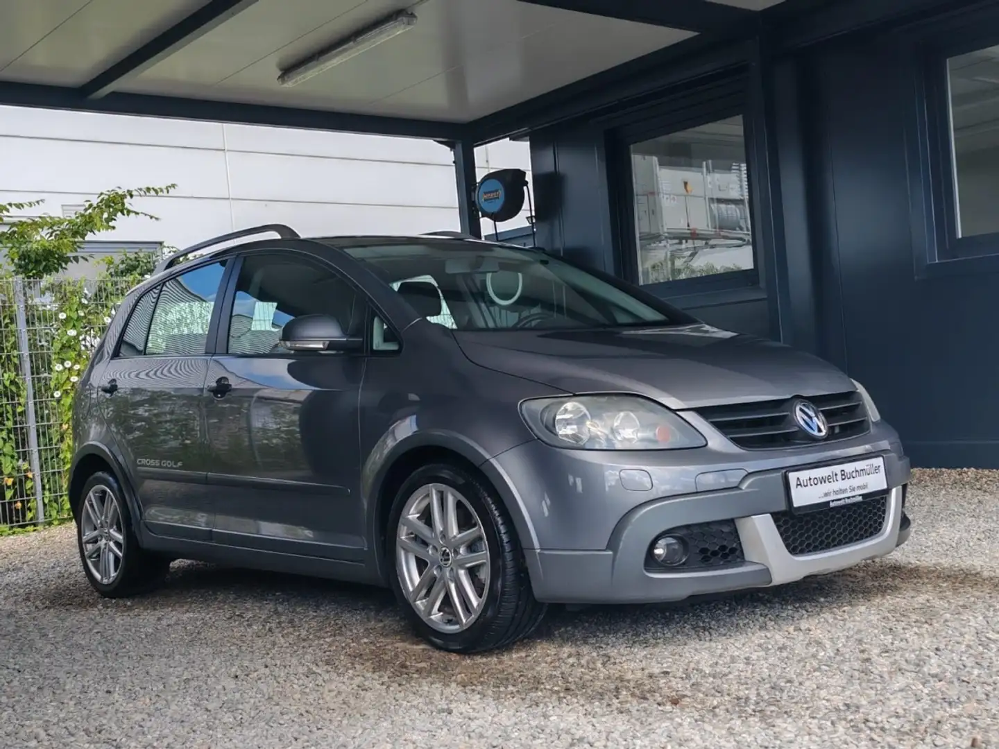 Volkswagen Golf Plus 1,9 TDI CROSS,KLIMA,SITZH,TÜV 07.2026 Klima Grau - 2