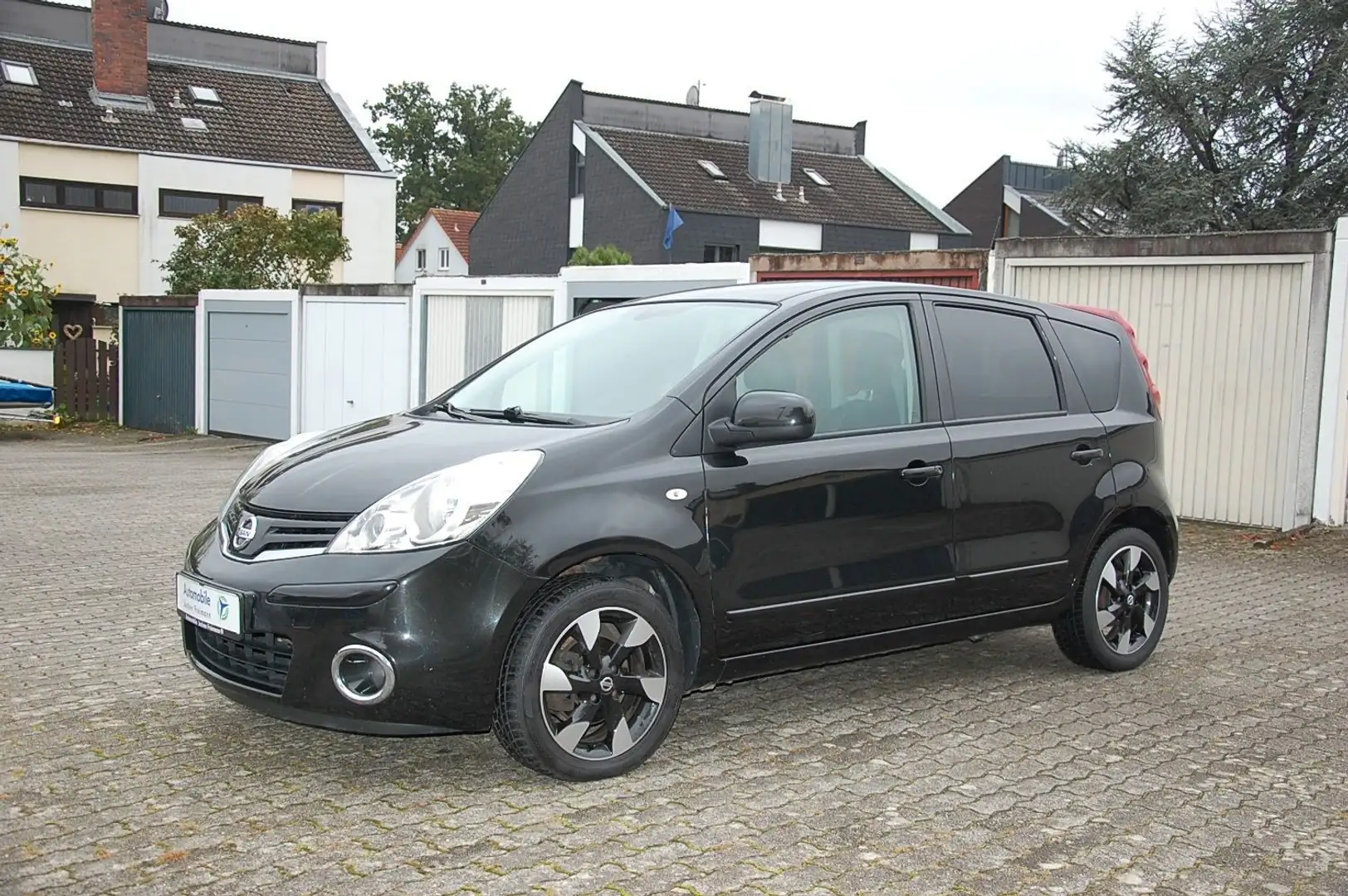 Nissan Note i-Way 1.6 Automatik Schwarz - 1