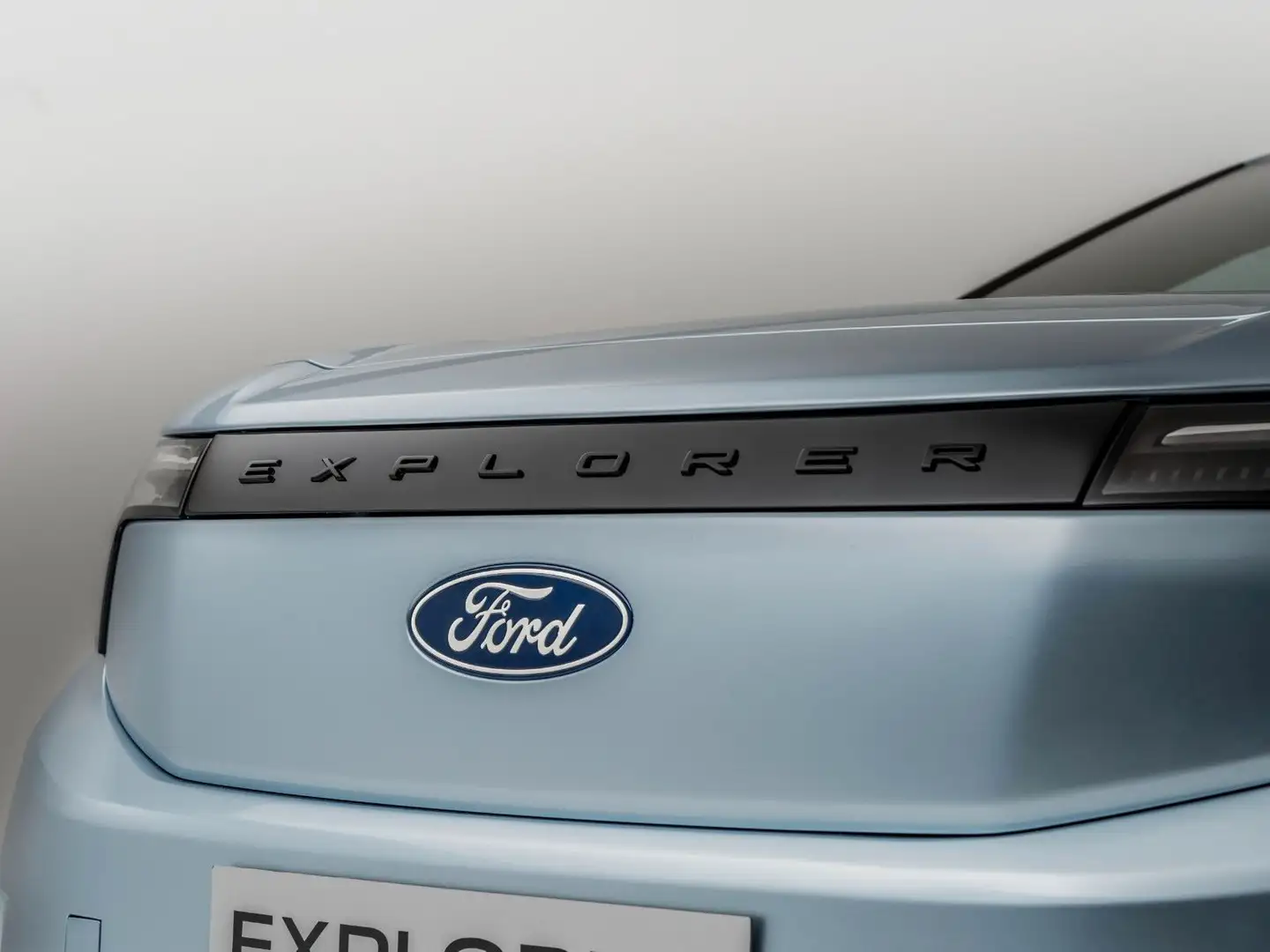 Ford Explorer VOLLELEKTRO NEUES MODELL 77 kWh Blu/Azzurro - 2