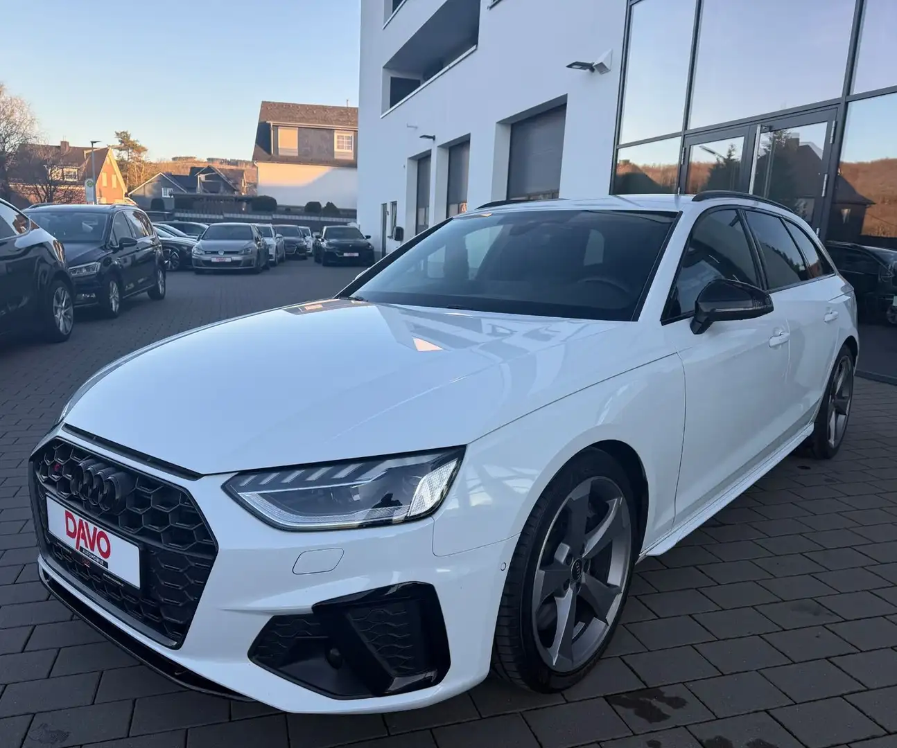 Audi S4 Avant 3.0 TDI quattro/Matrix/B&O/AHK/360°/ACC Blanco - 1