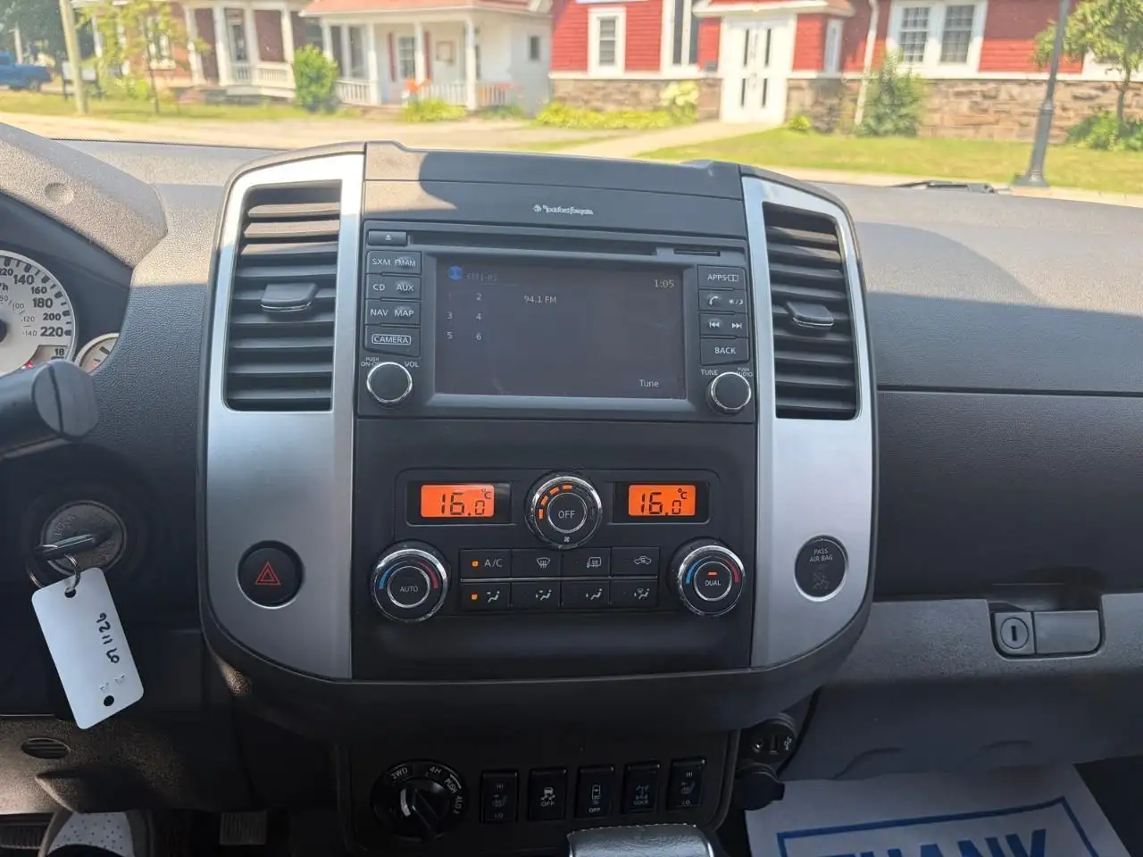 Nissan Frontier снимка Nissan Frontier
