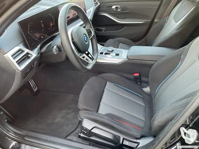 BMW 3 Series view 10