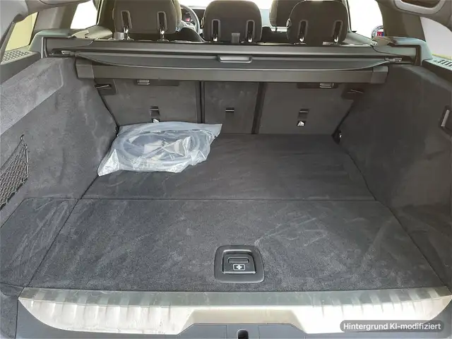 BMW 3 Series view 12