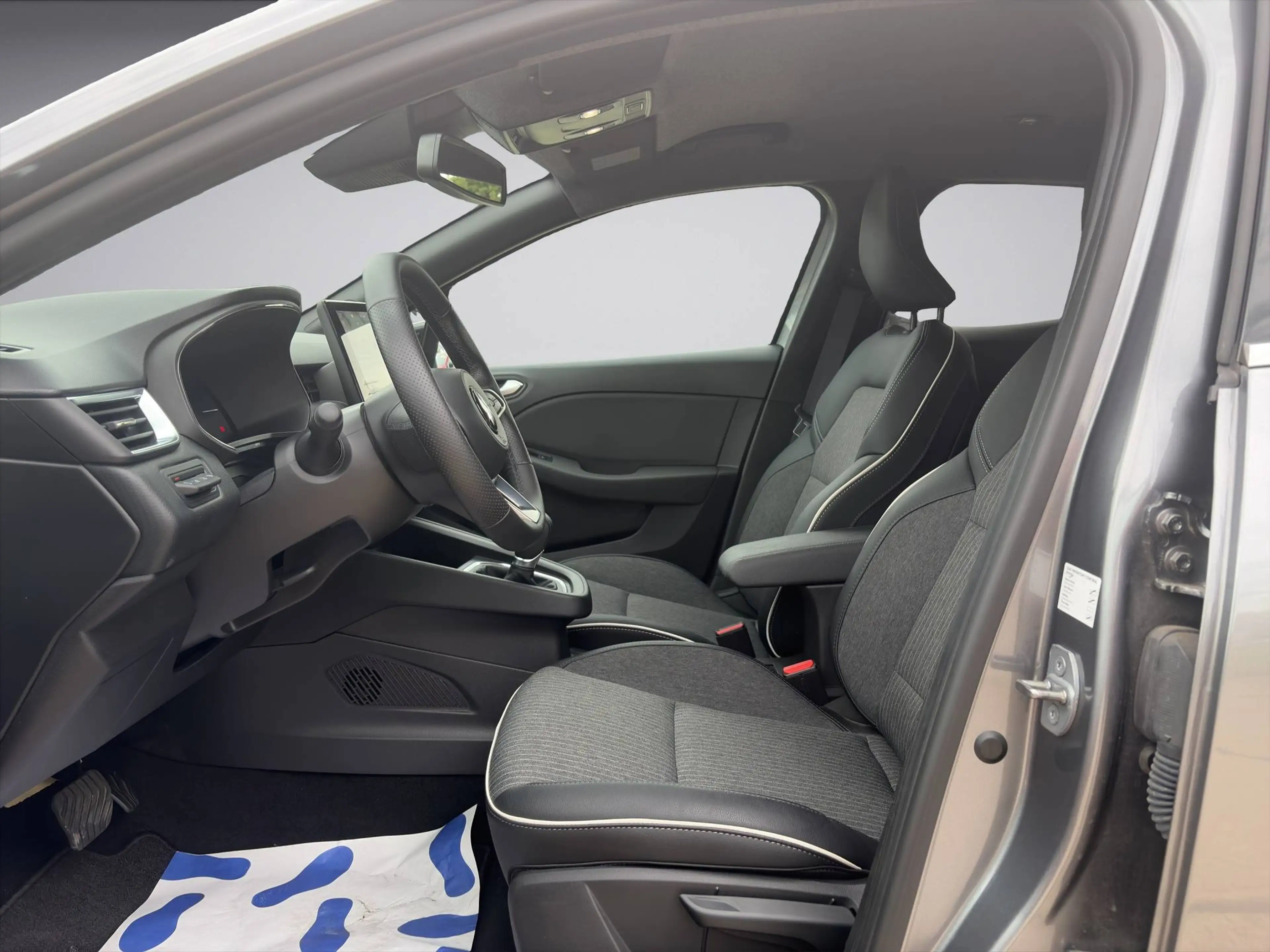 Mitsubishi Colt Select Hybrid — photo 12