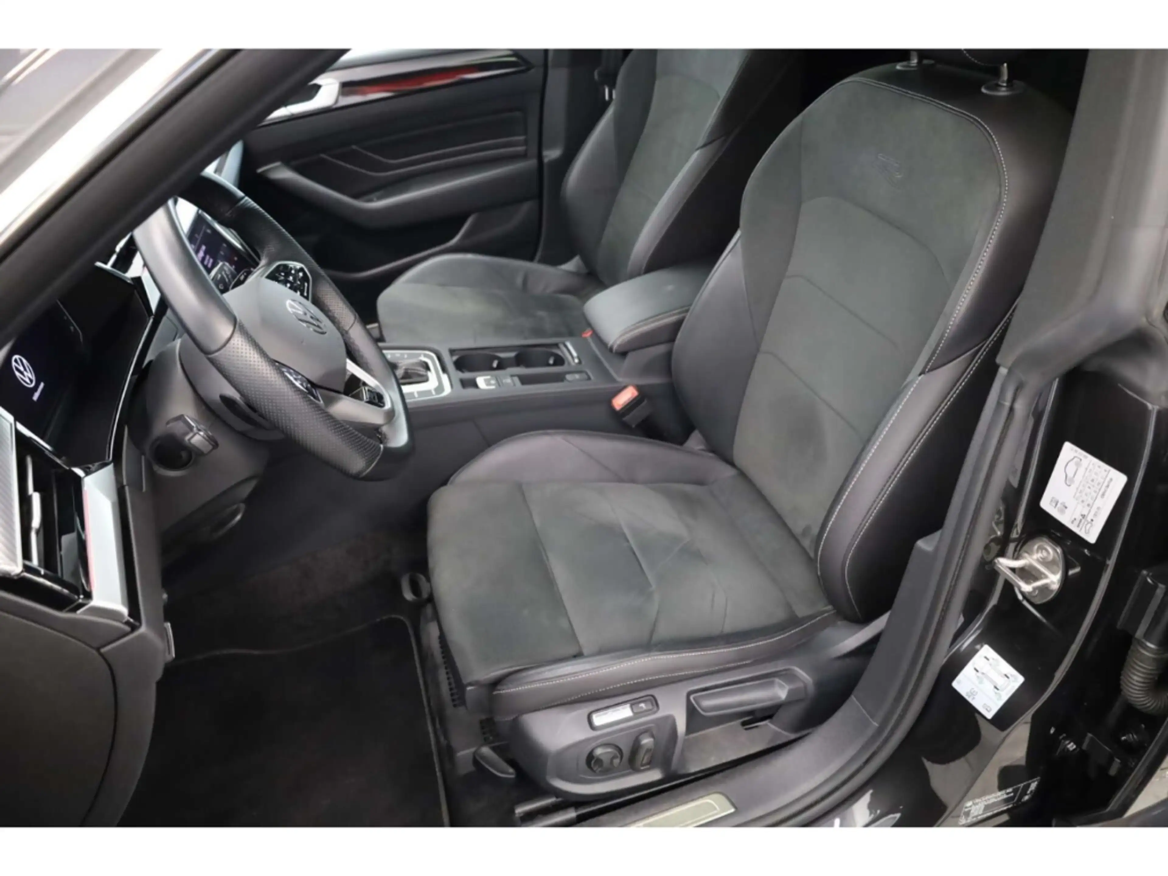 Volkswagen Arteon Shooting Brake 2.0 TDI 4Motion R-Line DSG — photo 6