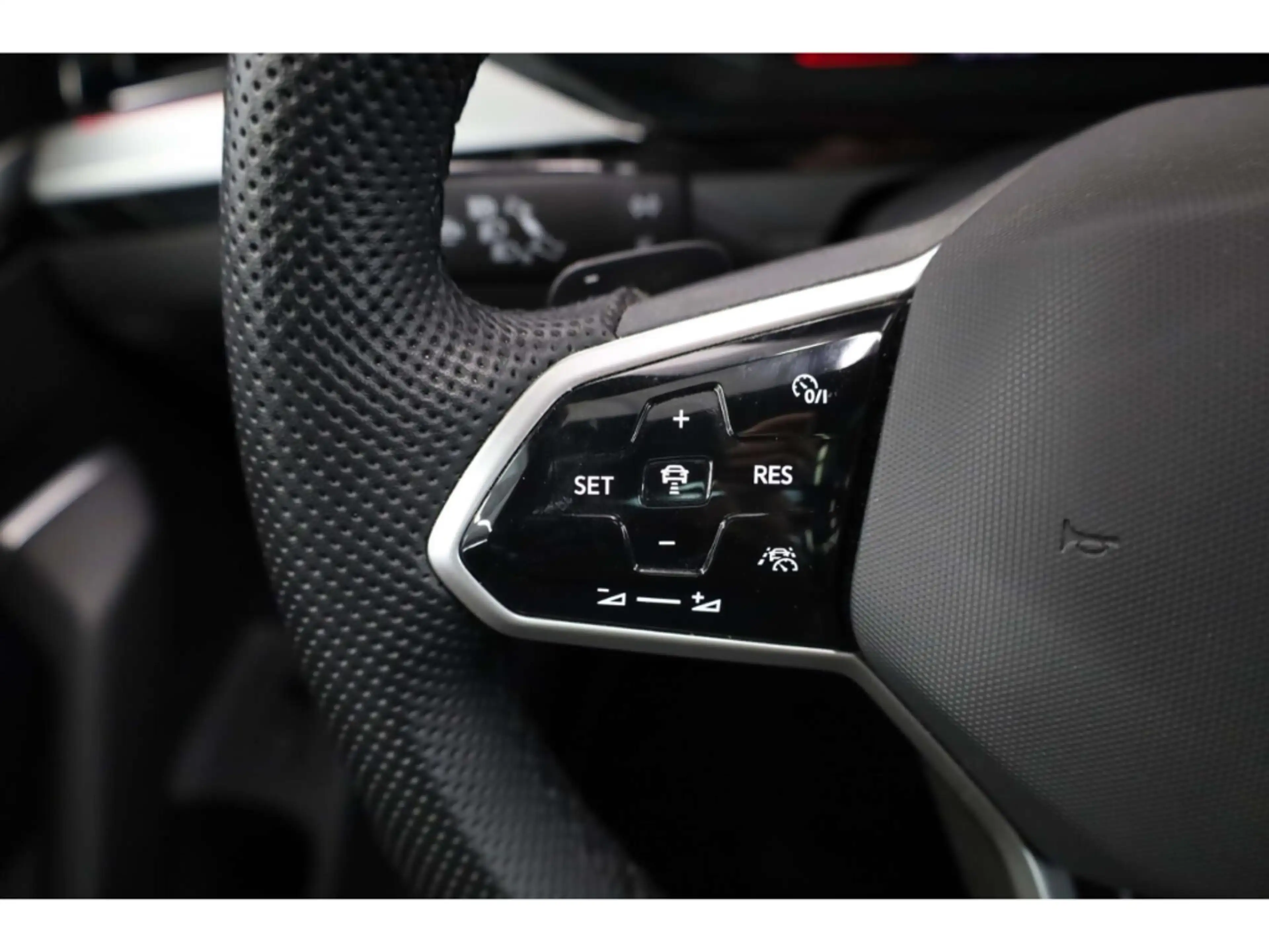 Volkswagen Arteon Shooting Brake 2.0 TDI 4Motion R-Line DSG — photo 10