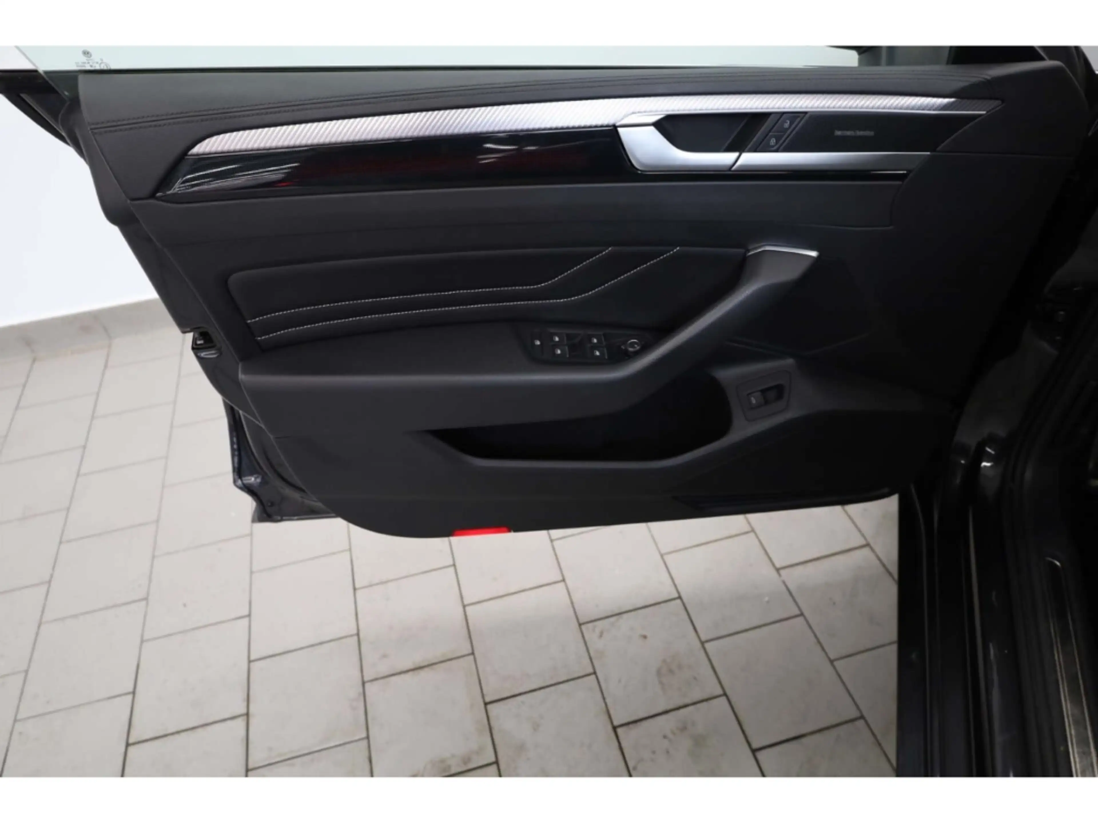Volkswagen Arteon Shooting Brake 2.0 TDI 4Motion R-Line DSG — photo 14