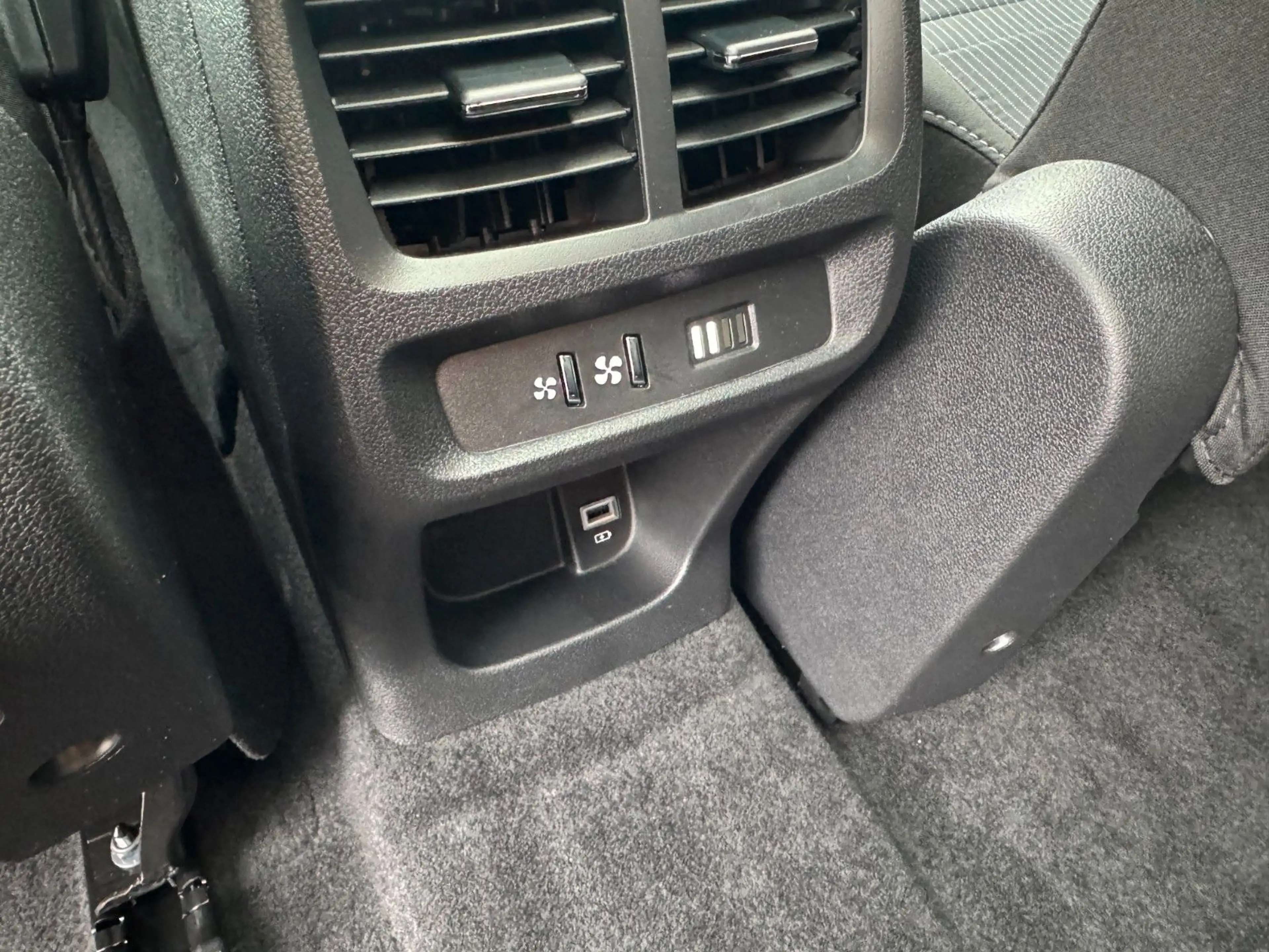 Fiat Qubo L Doblo LaPrima 5-Sitzer 1.5 131 Automatik — photo 14